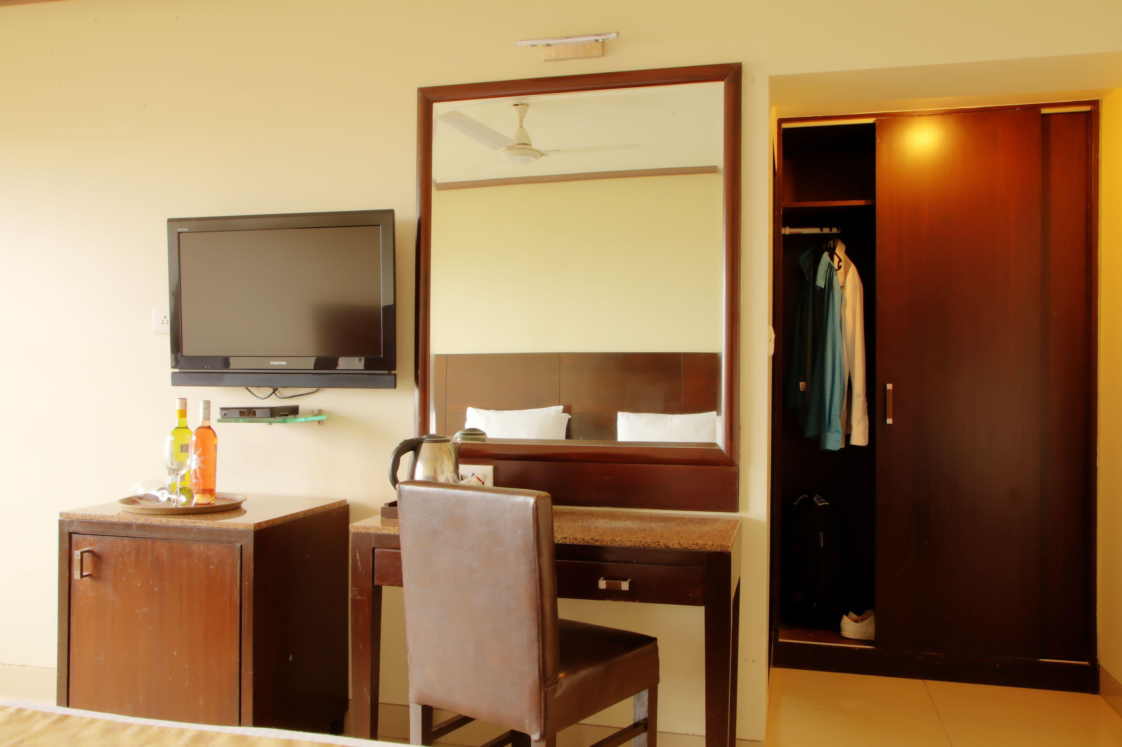 Kings International Juhu Hotel