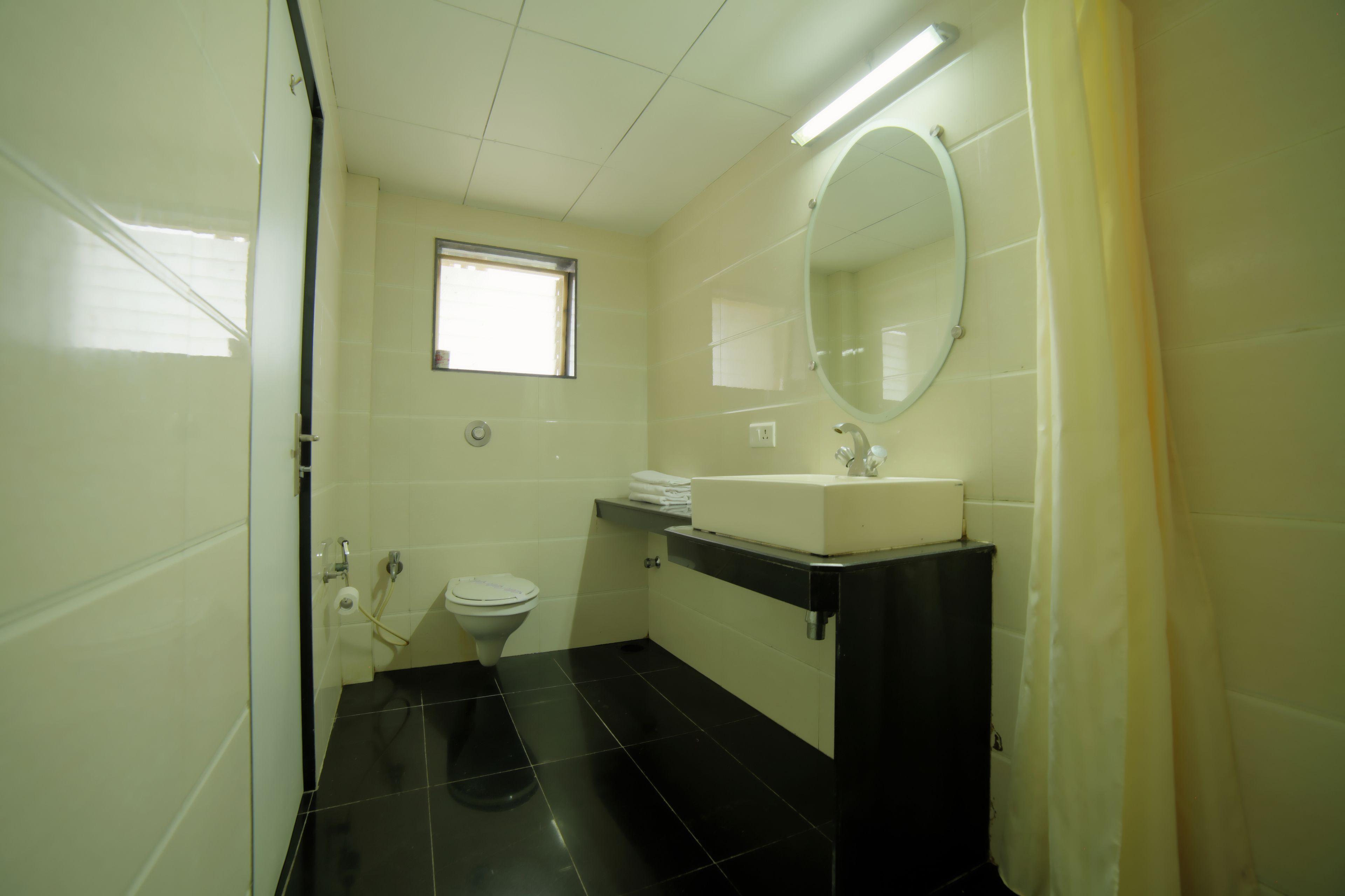 Kings International Juhu