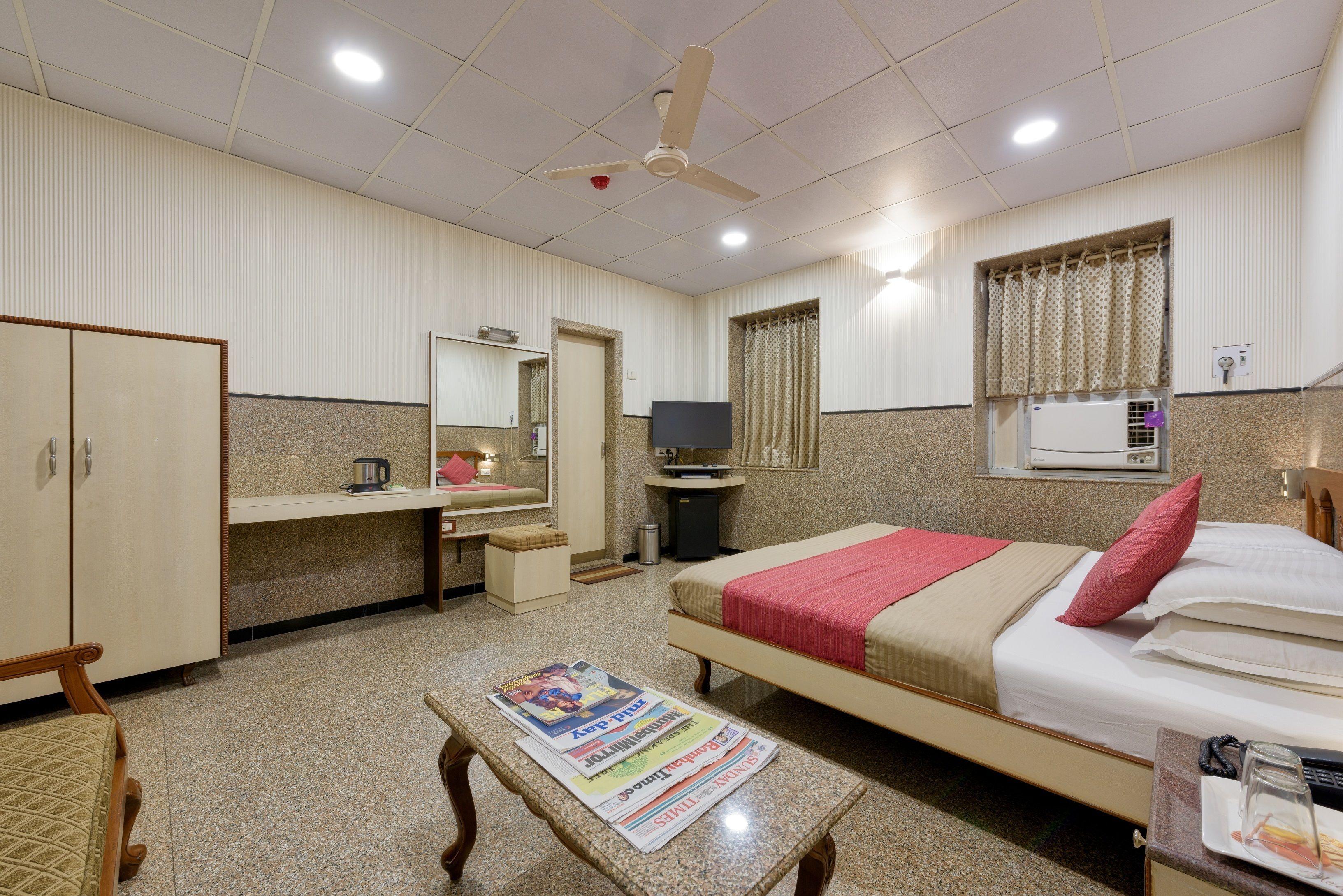 Royal Castle Hotel 2*