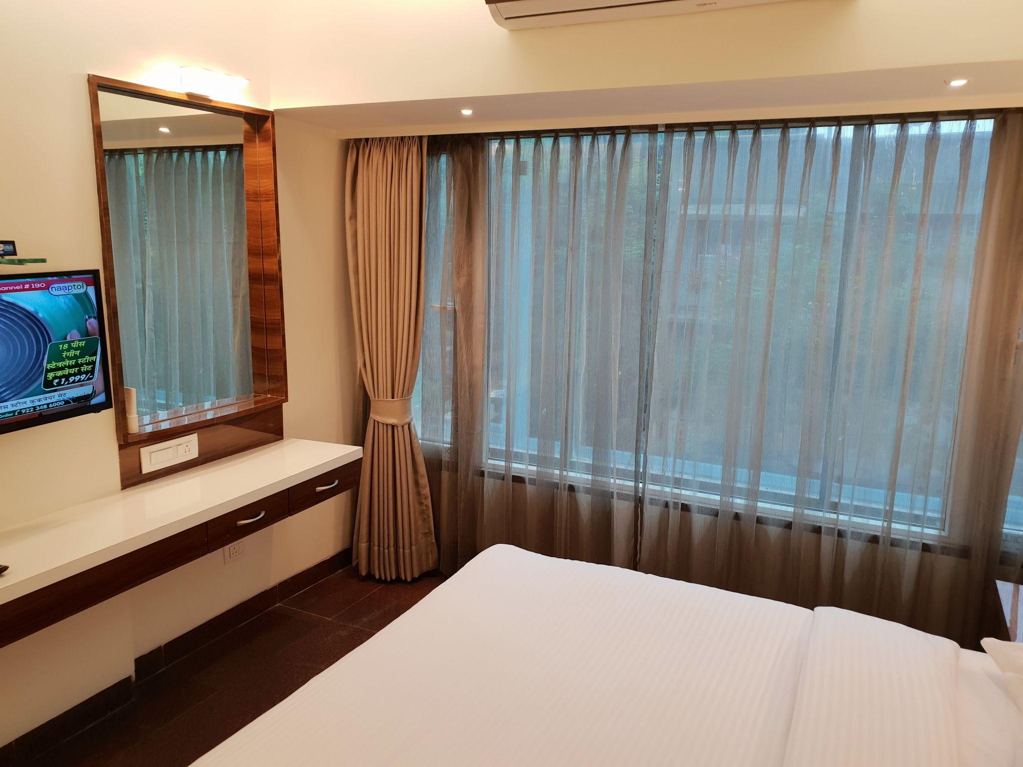 Milan International Hotel 3*