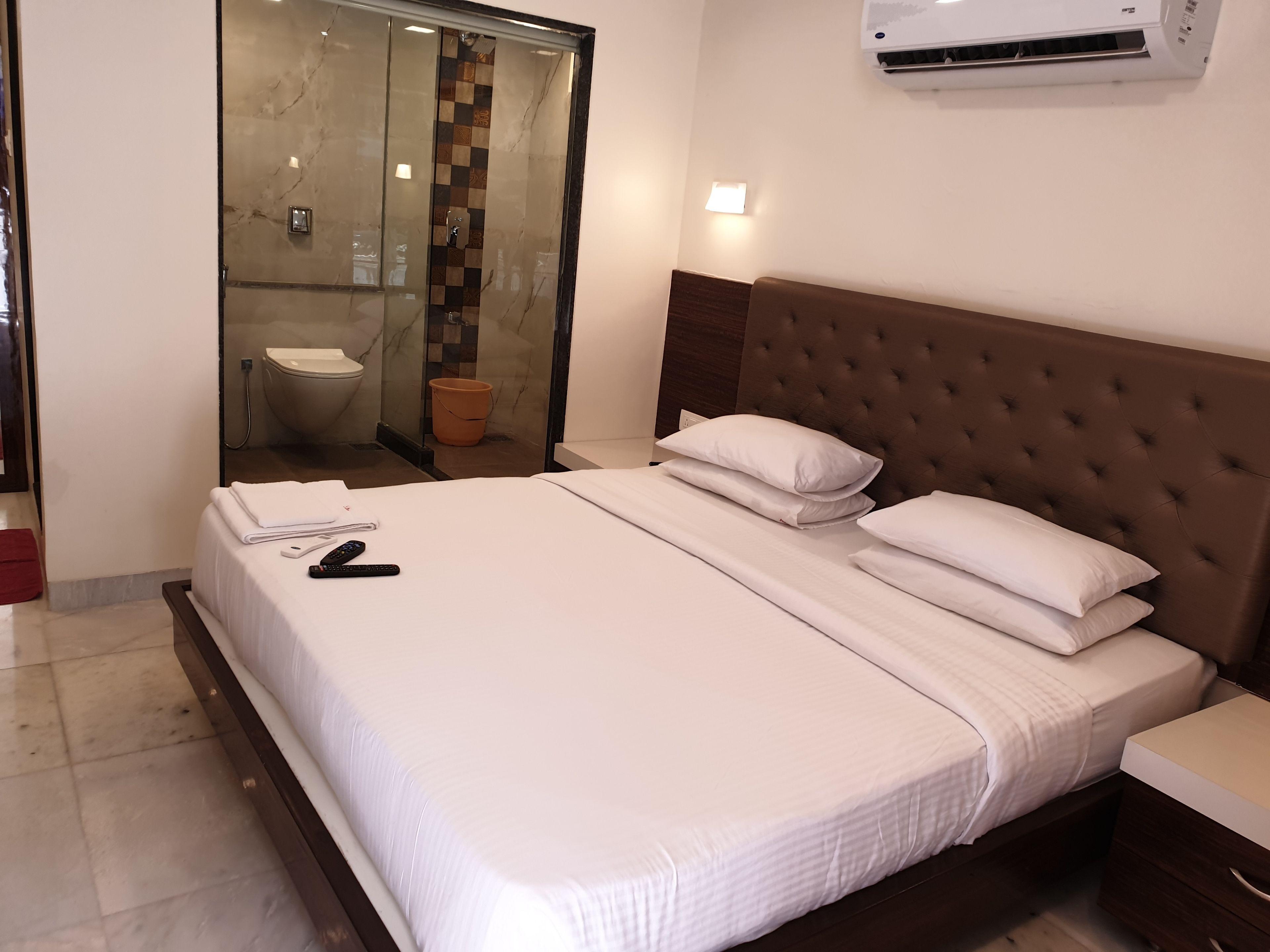 Milan International Hotel 3*