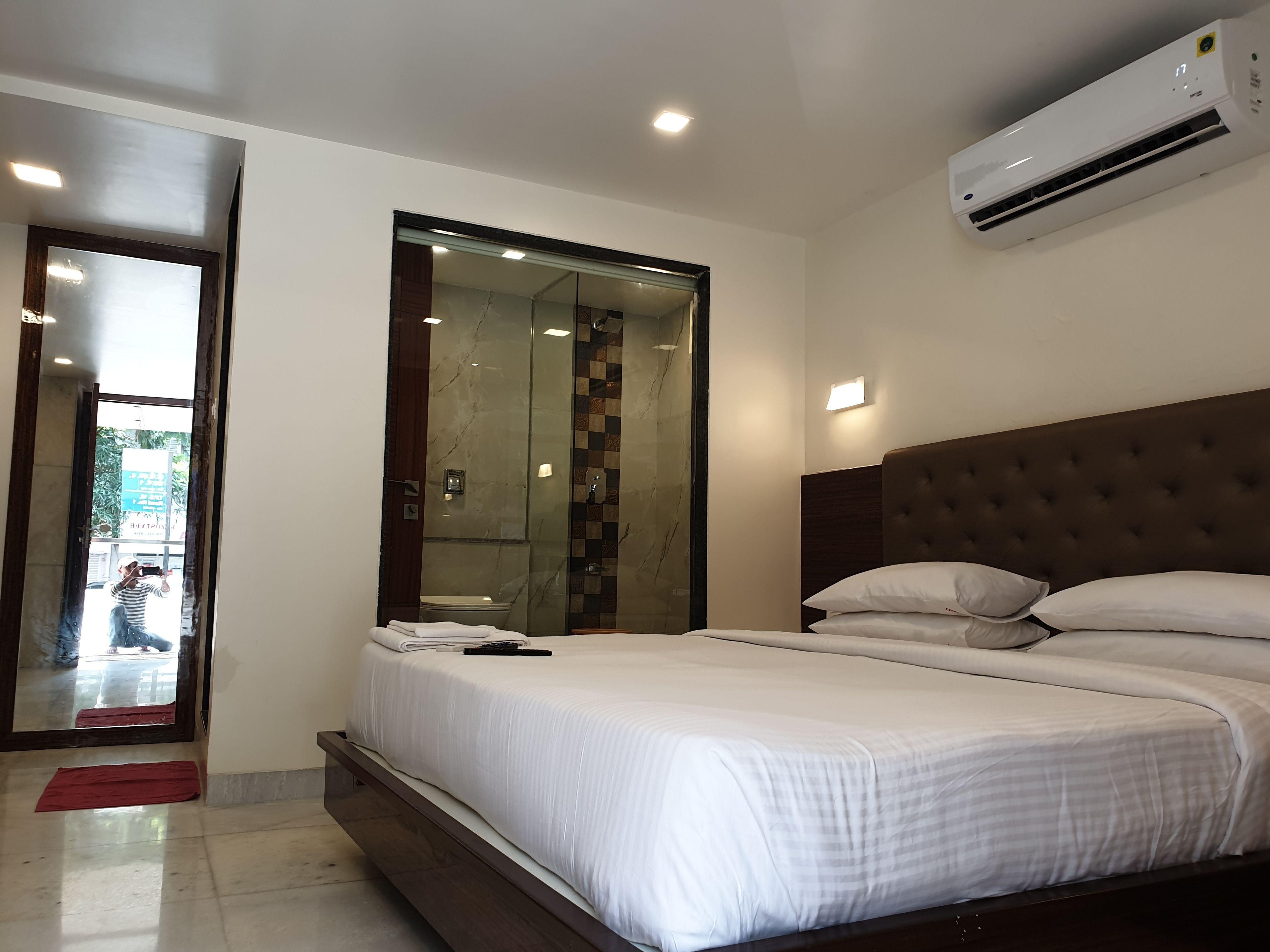 Milan International Hotel 3*