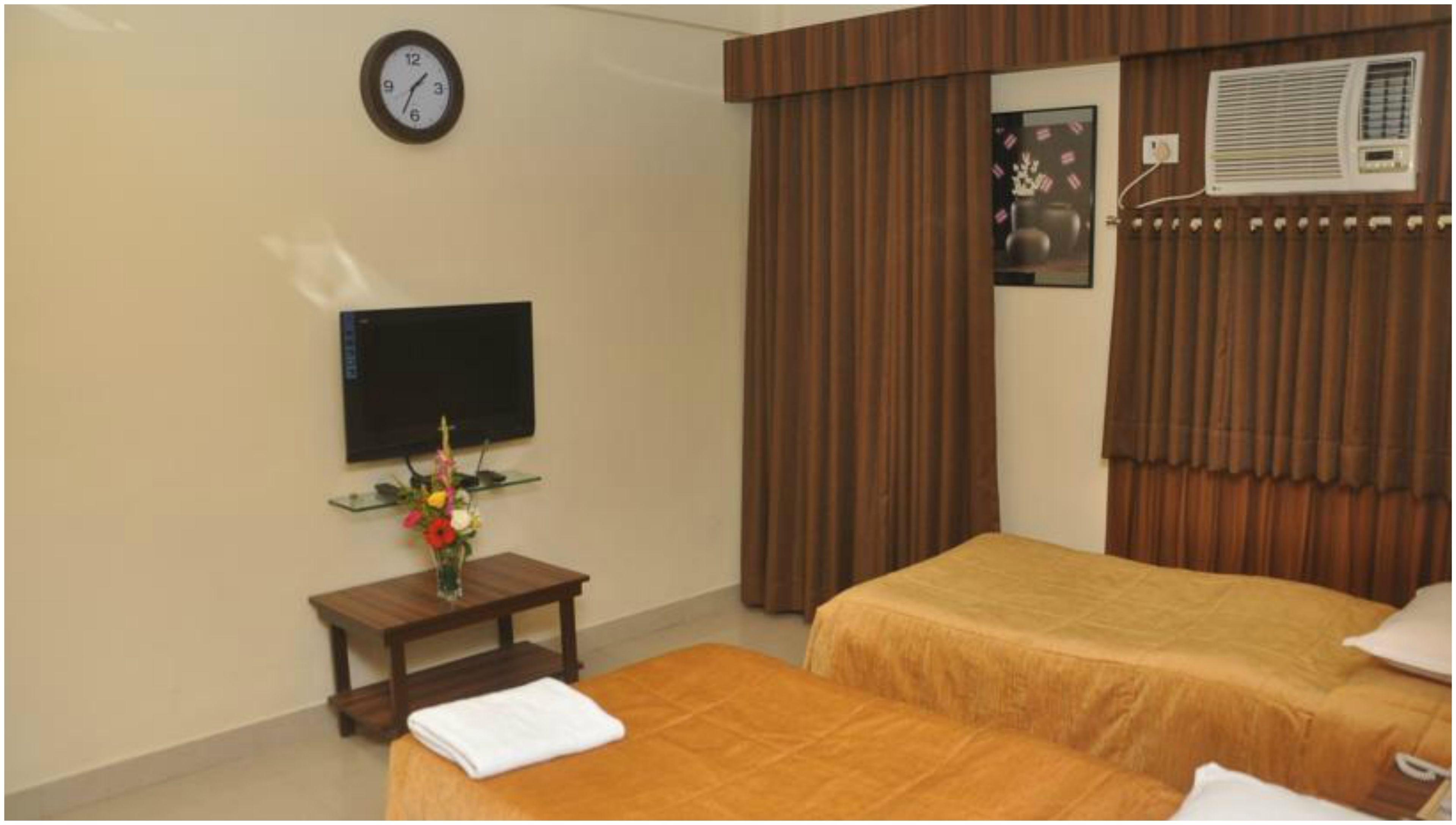 Metro Palace Bandra Hotel 3*