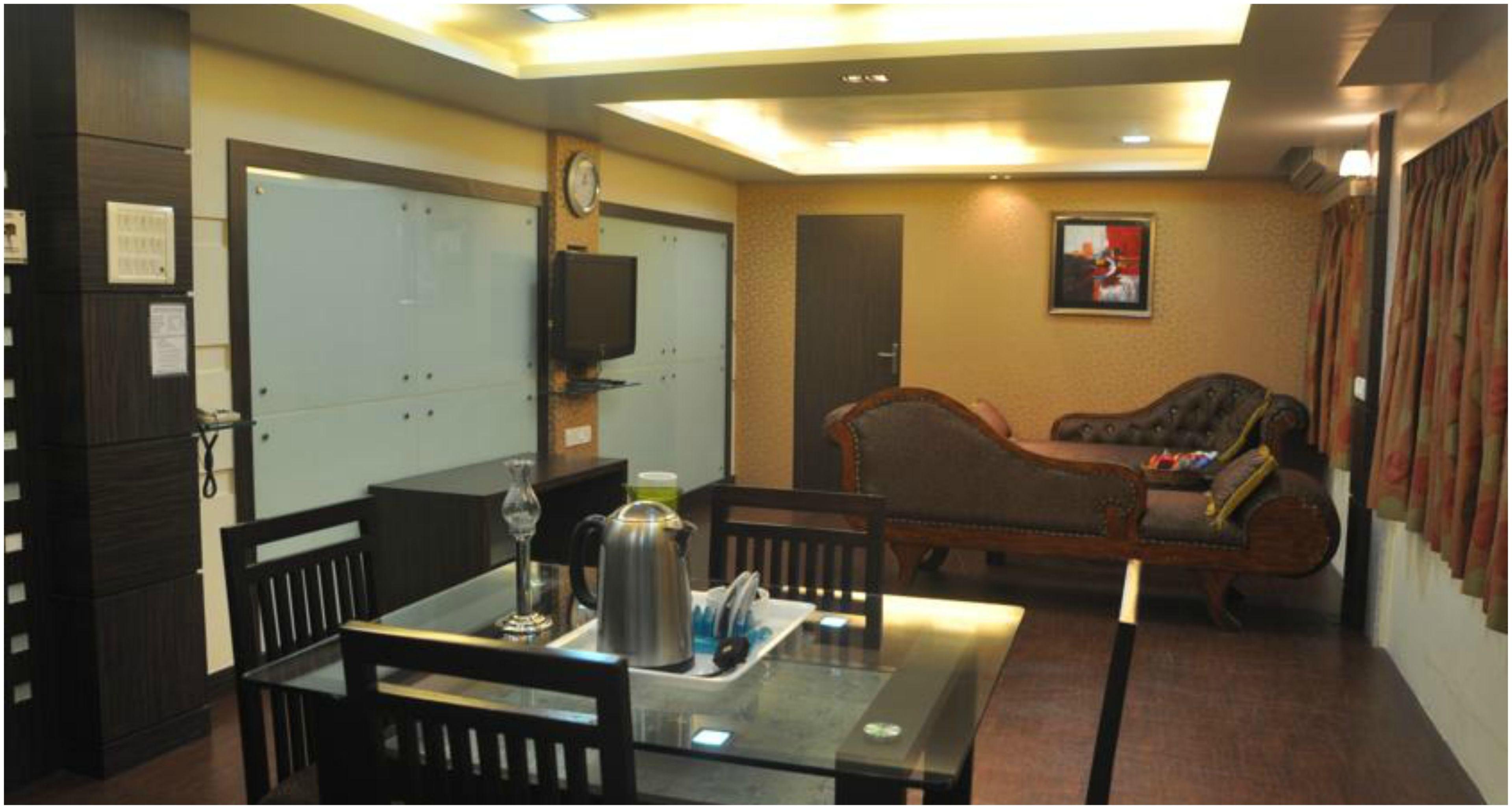 Hotel Metro Palace Bandra 3*