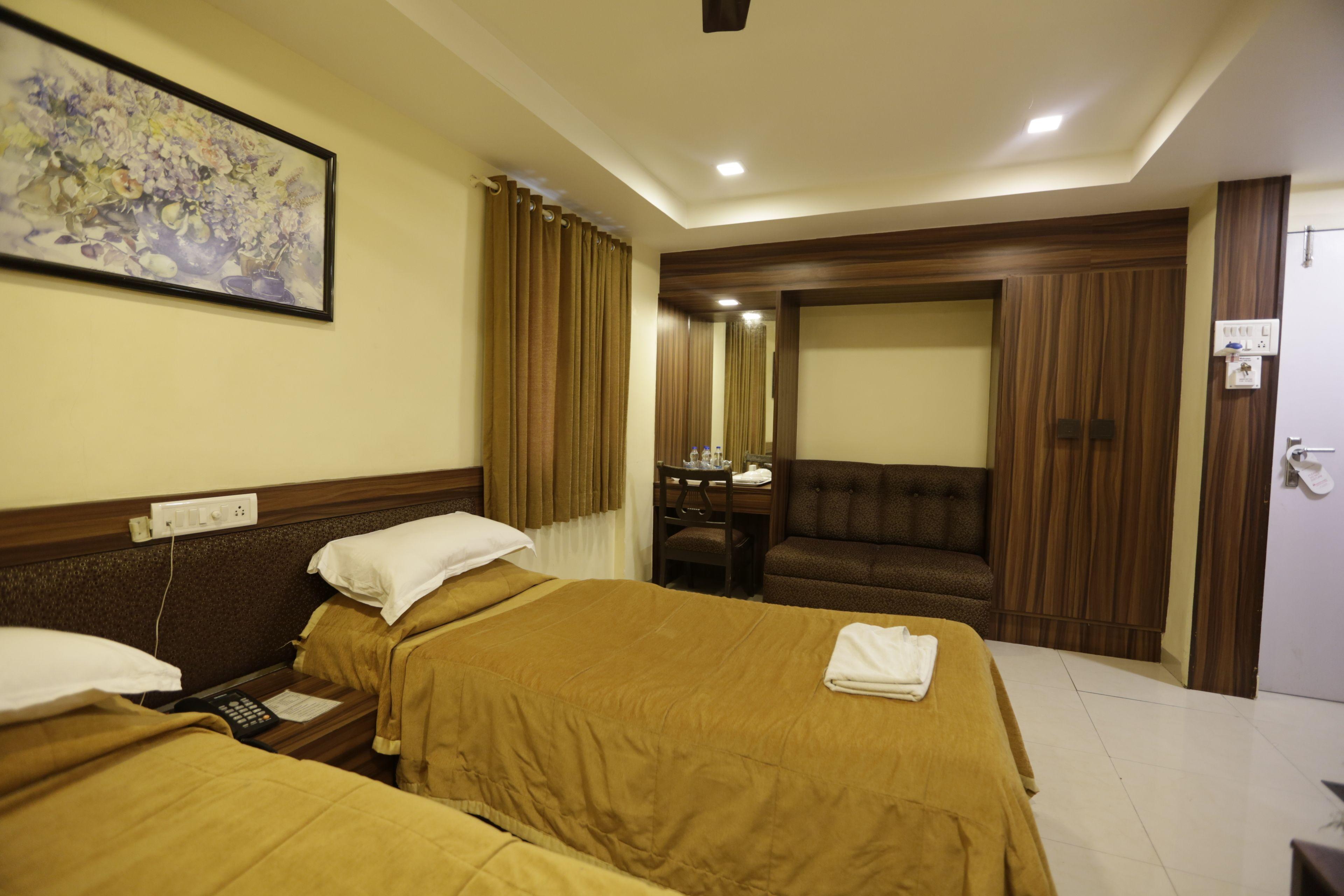 Metro Palace Bandra Hotel 3*
