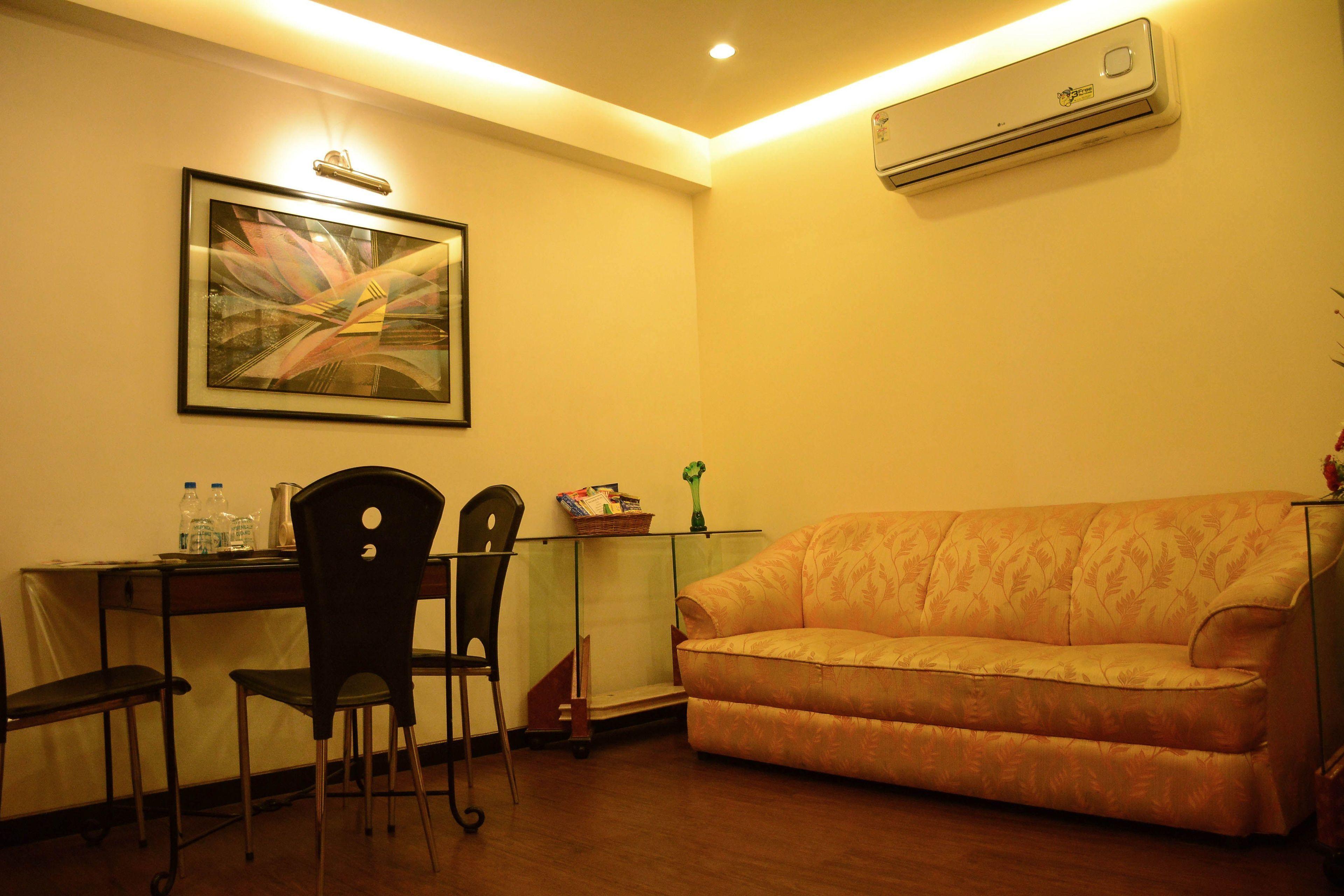 Metro Palace Bandra Hotel