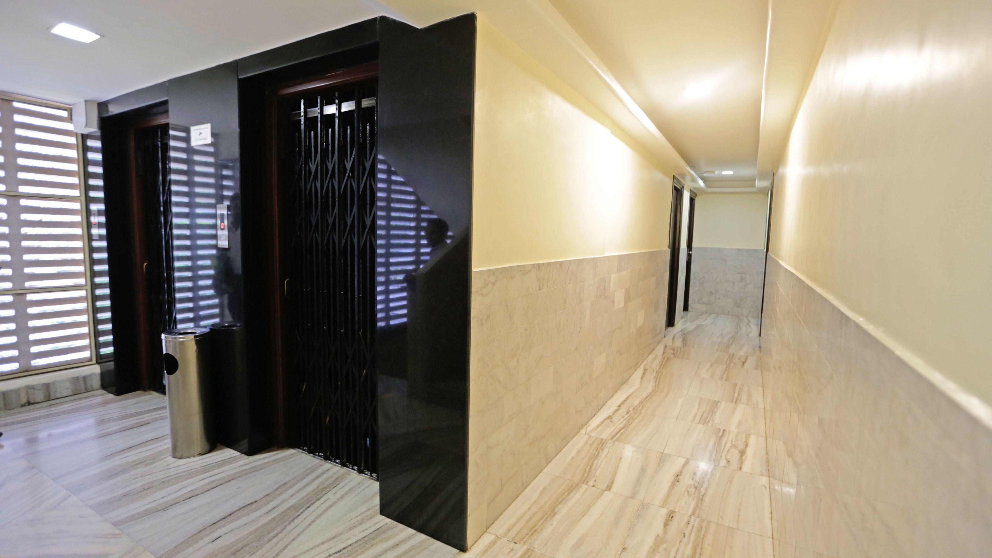 Metro Palace Bandra 3*