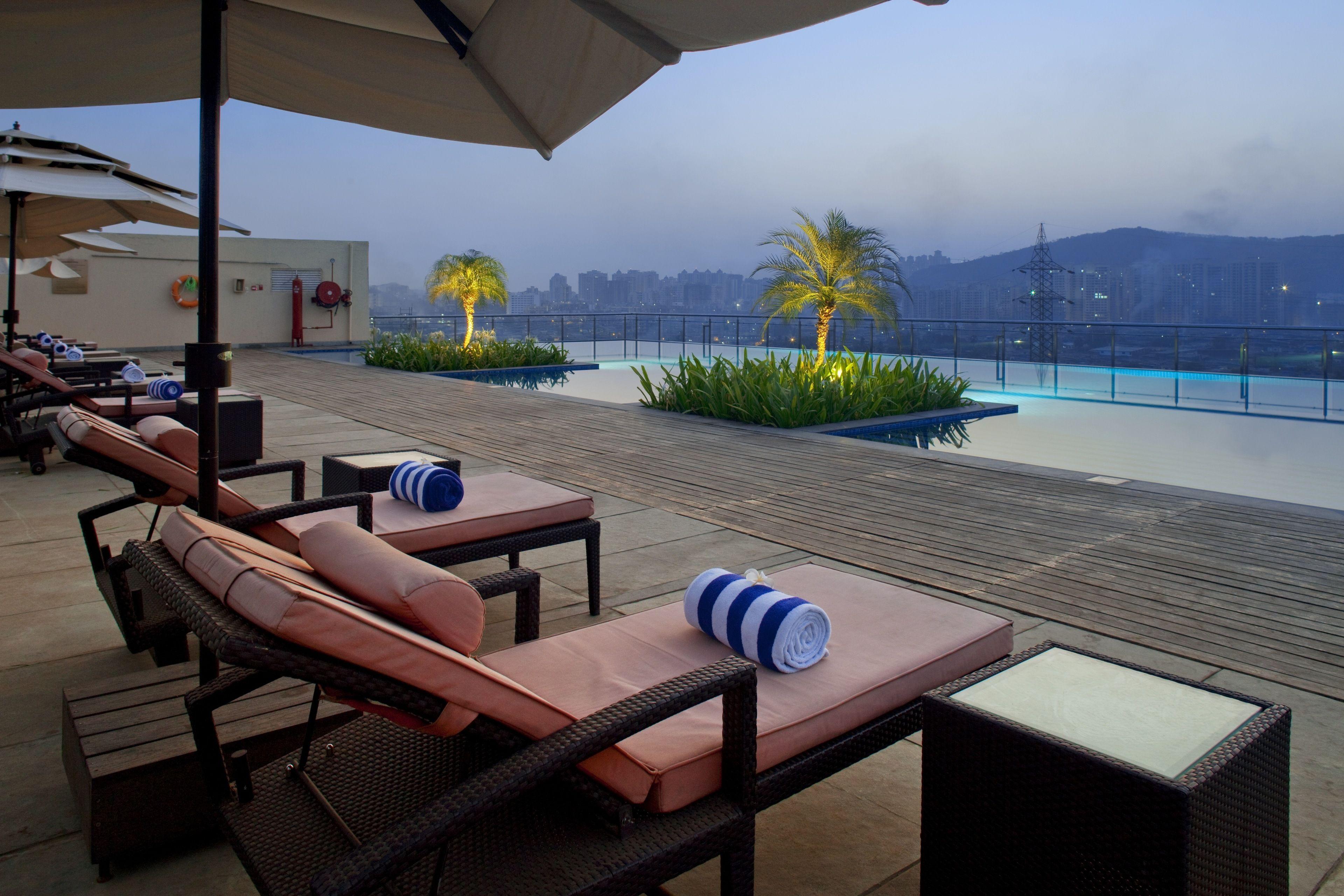 Hotel International Airport By Ihg 5*