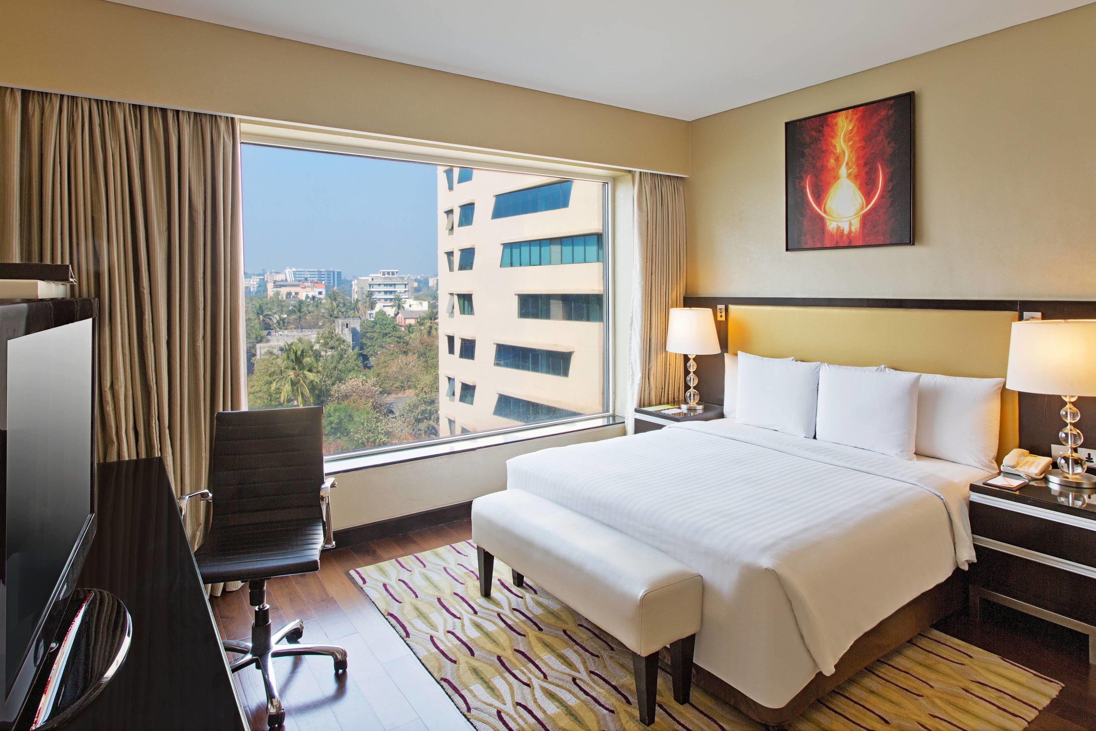 Courtyard By Marriott International Airport