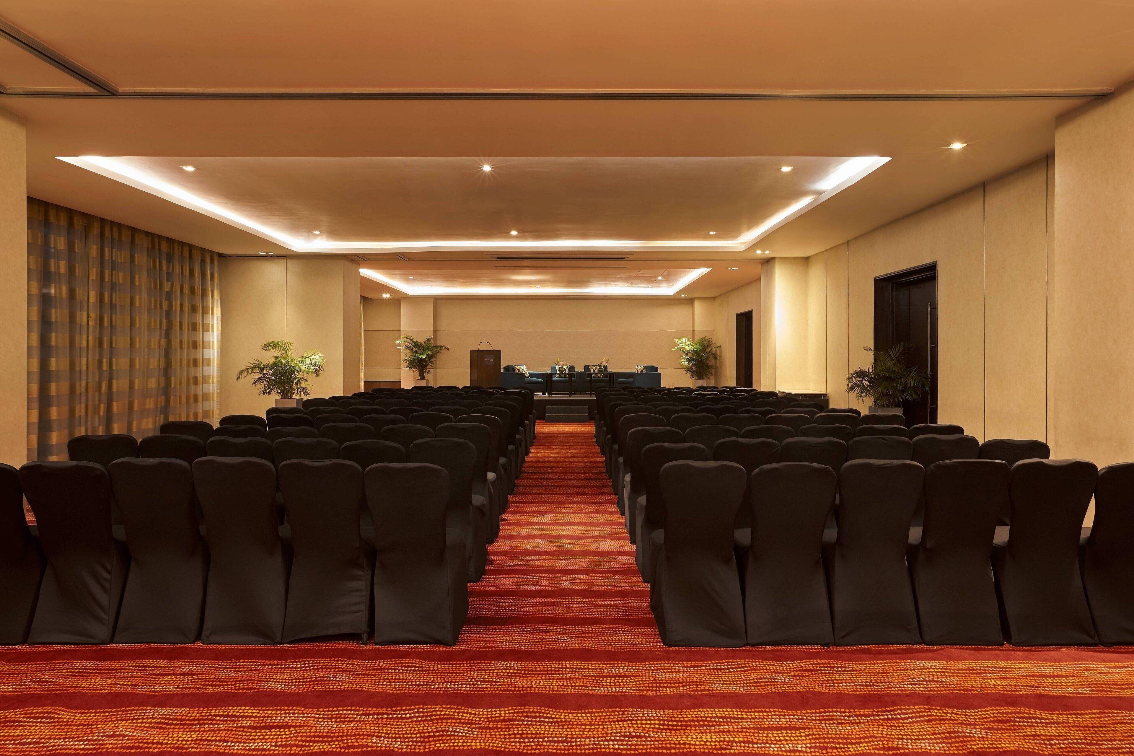 Courtyard By Marriott International Airport 5* Mumbai