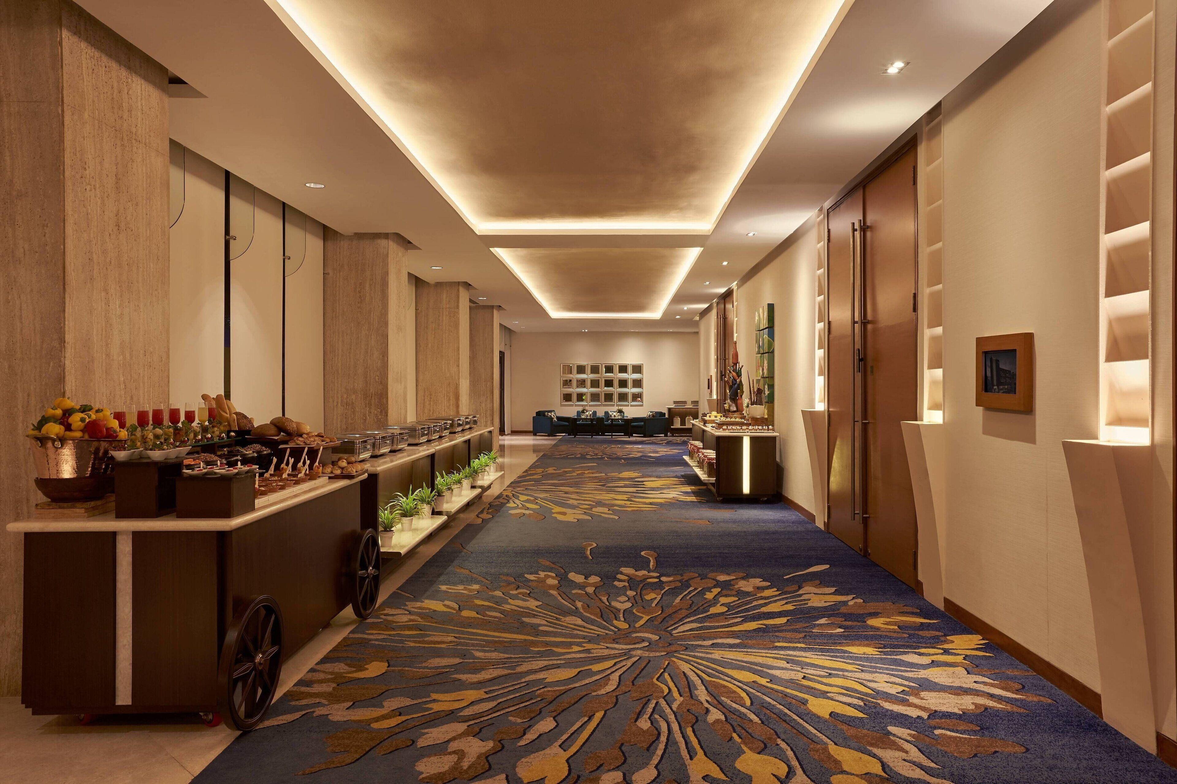 Courtyard By Marriott International Airport Hotel 5*