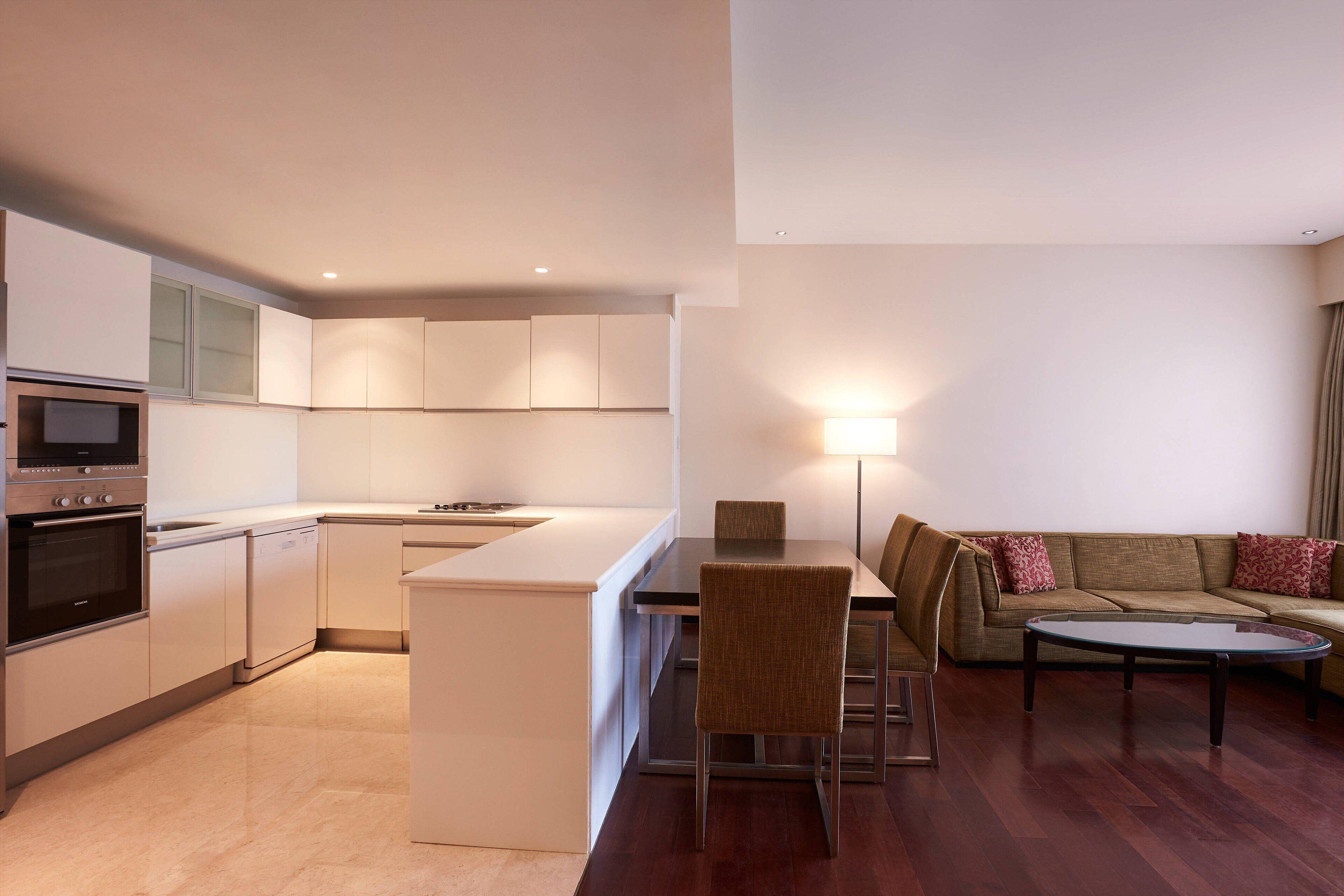 Hotel Courtyard By Marriott International Airport 5*