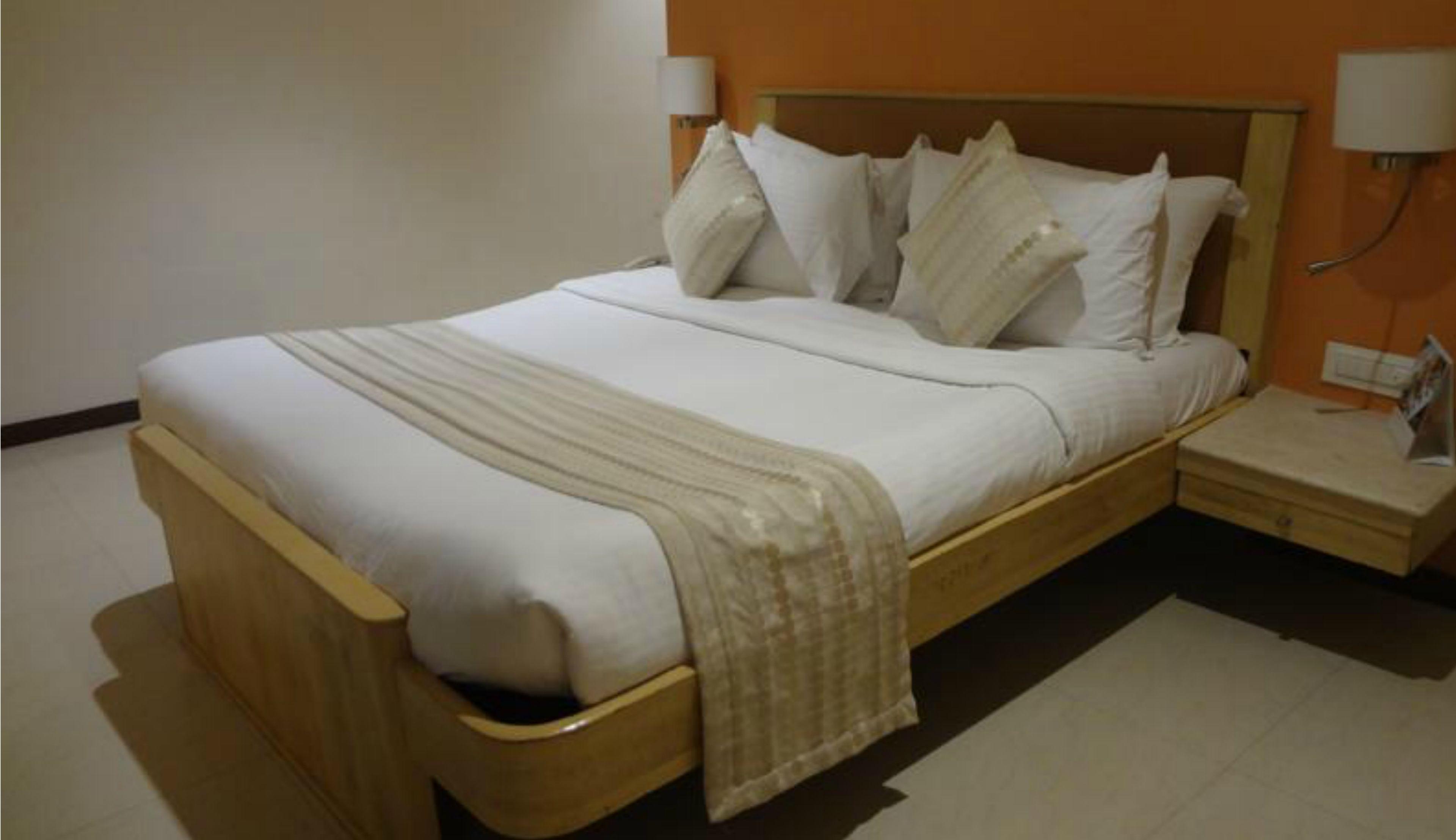 Suncity Apollo - Gateway Of India Hotel