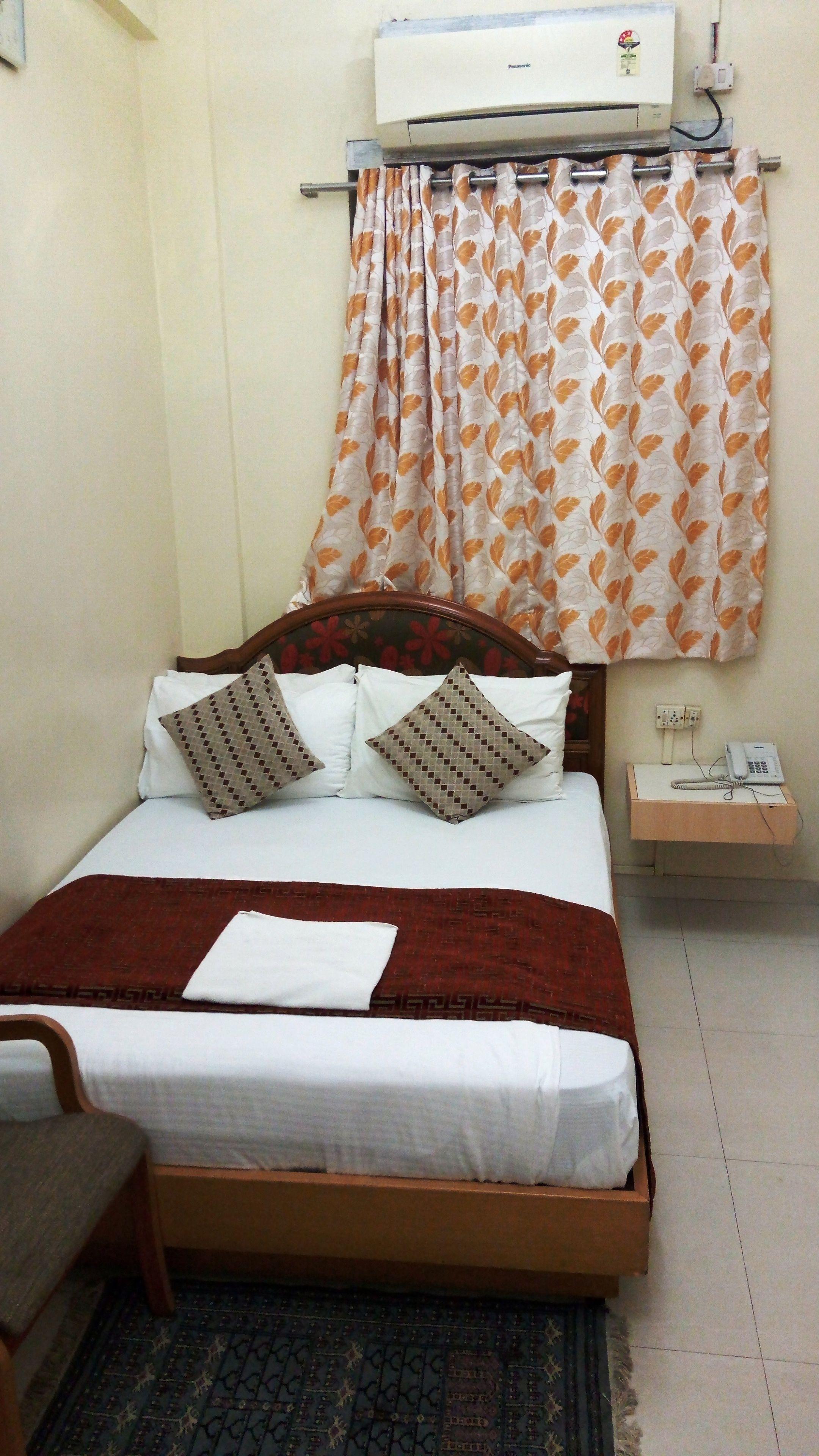 Bentley Marine Drive Hotel 2*