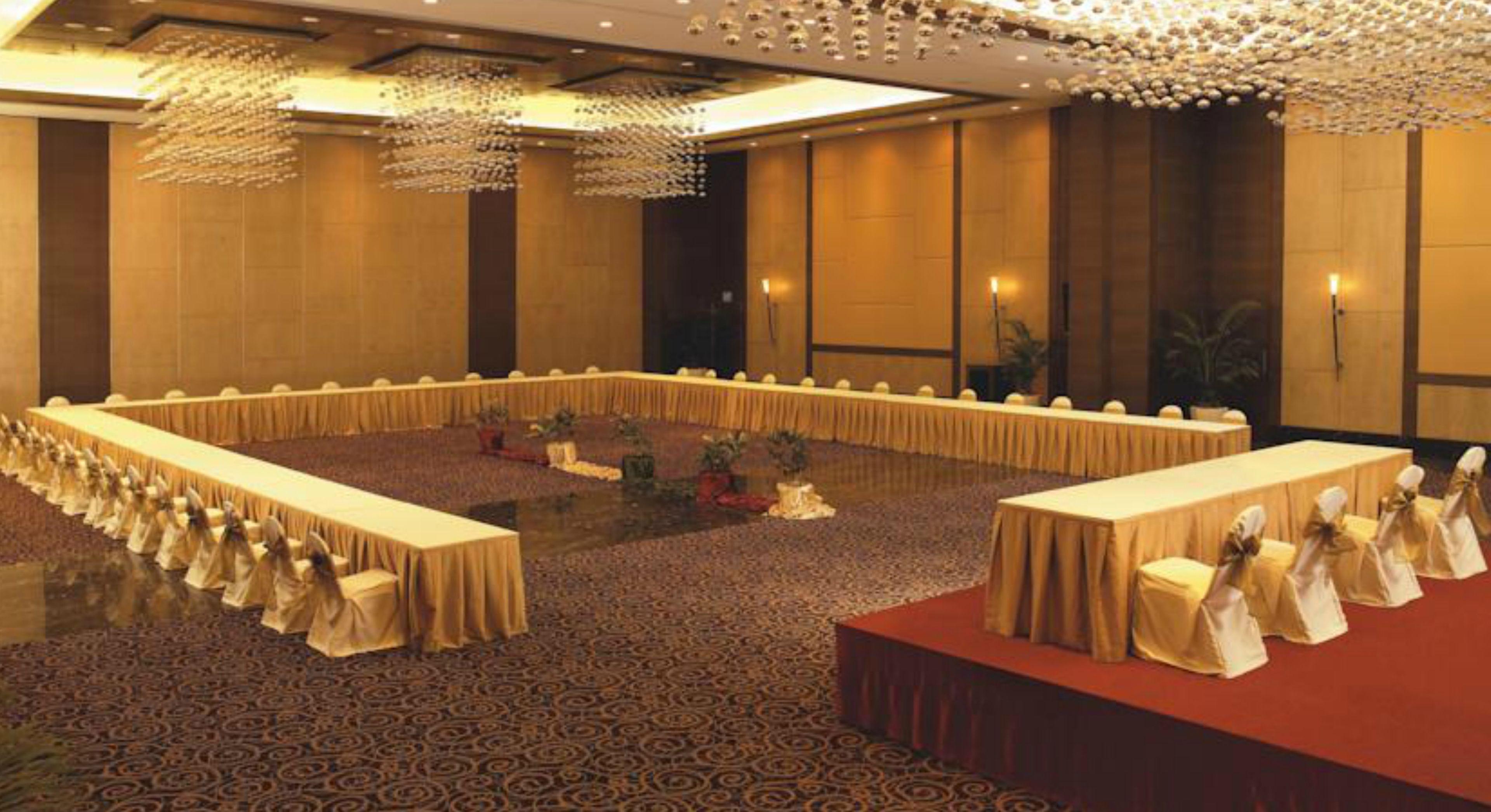 The Retreat & Convention Centre Hotel