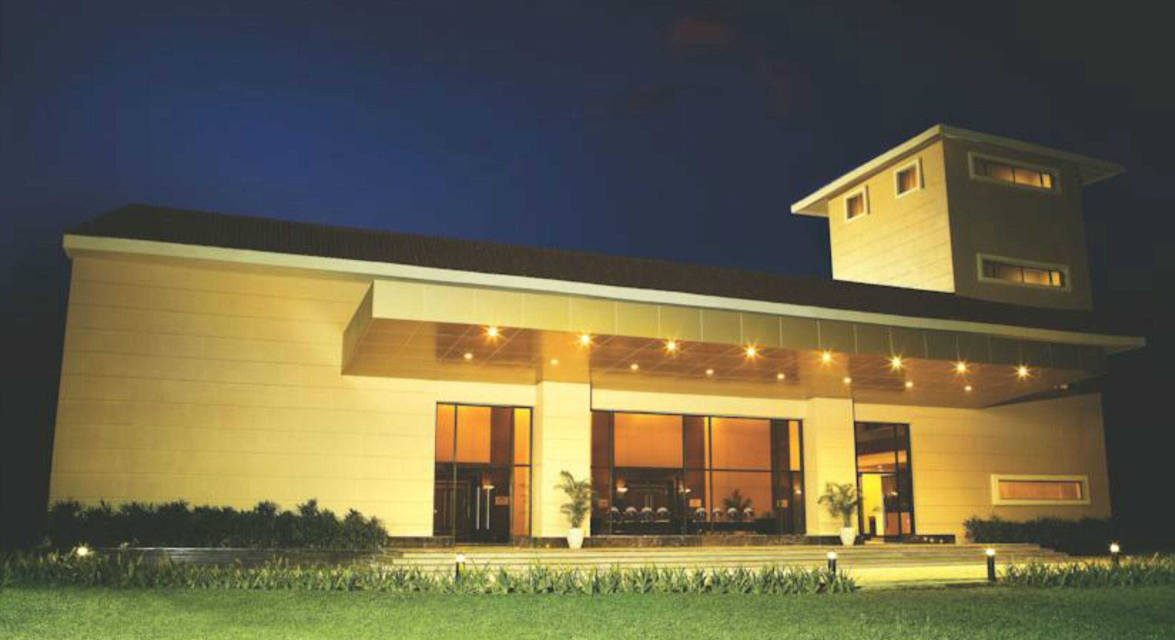 Hotel The Retreat & Convention Centre Mumbai