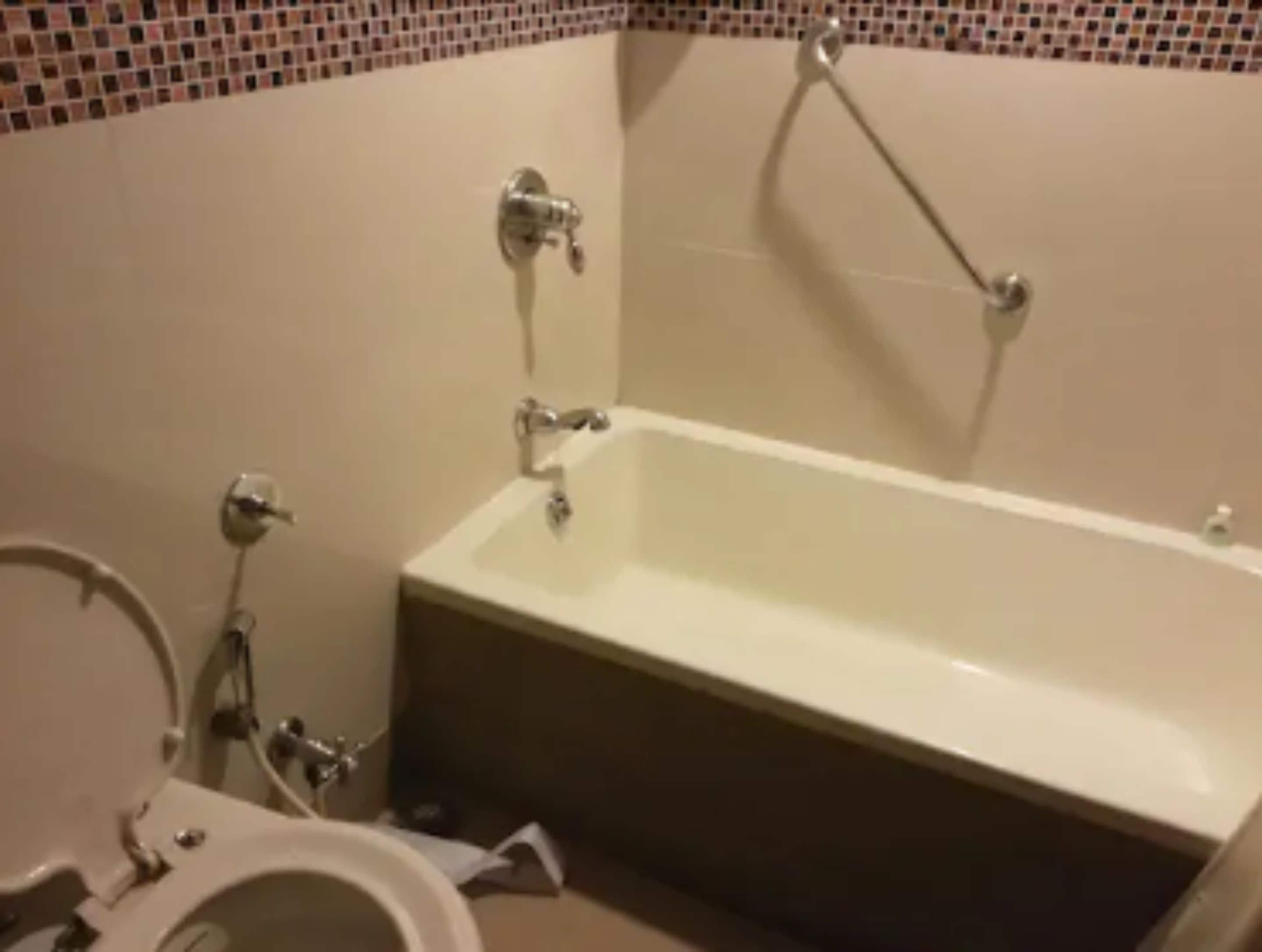 The Retreat & Convention Centre Hotel Mumbai