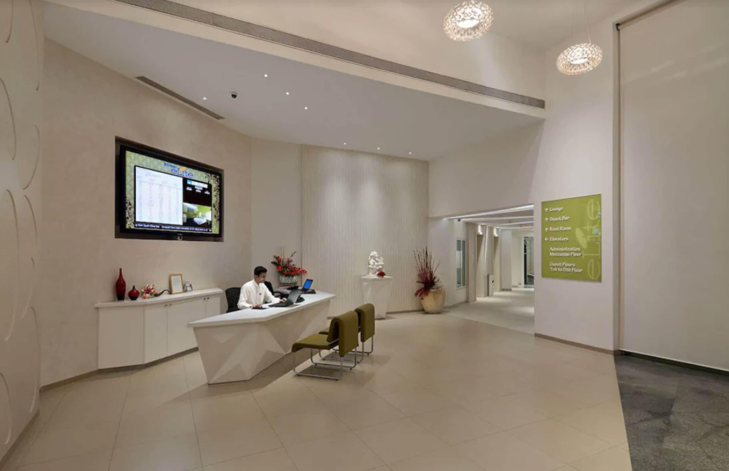 Kohinoor Elite Near Bkc 3*