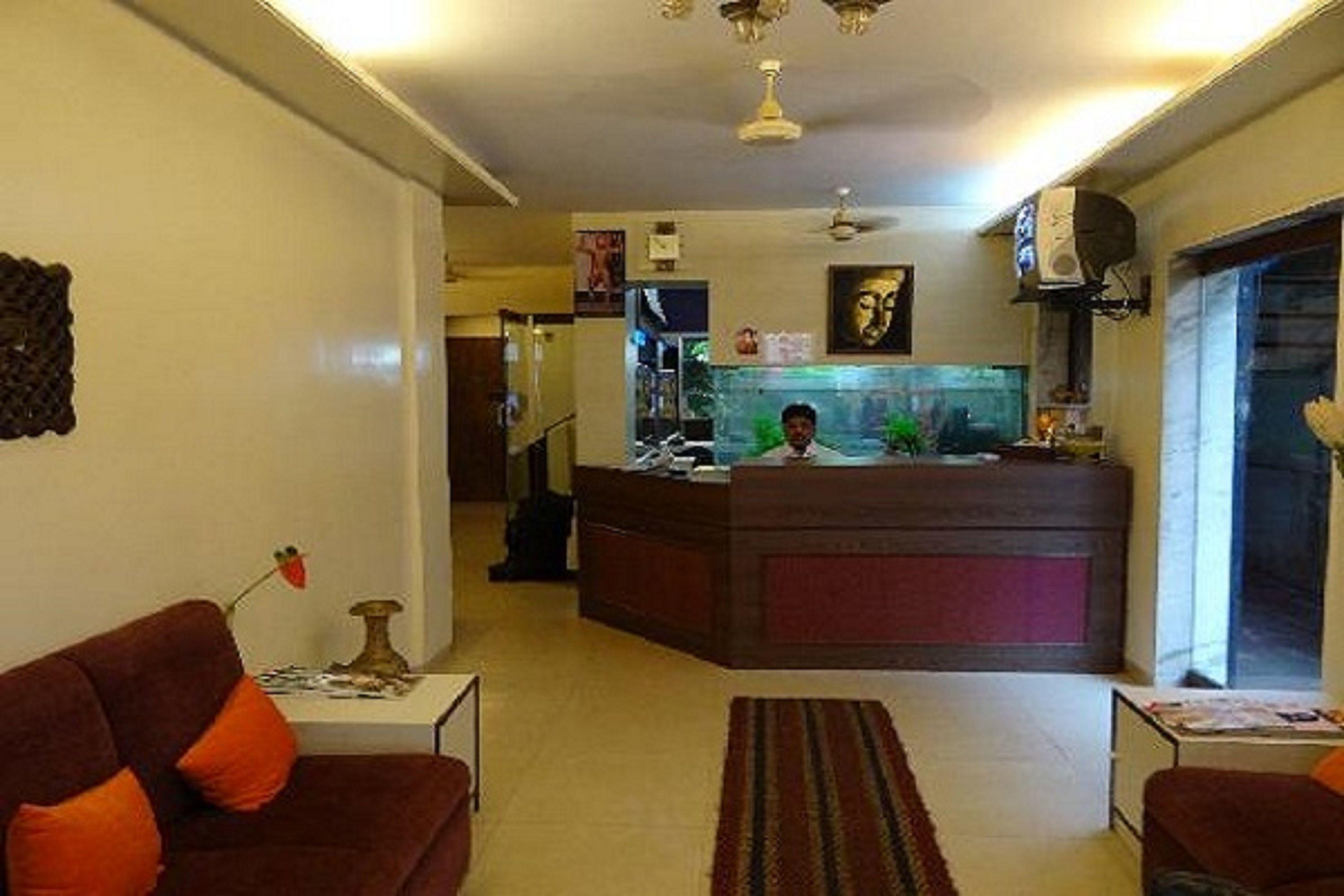 Hotel Red Palm Residency