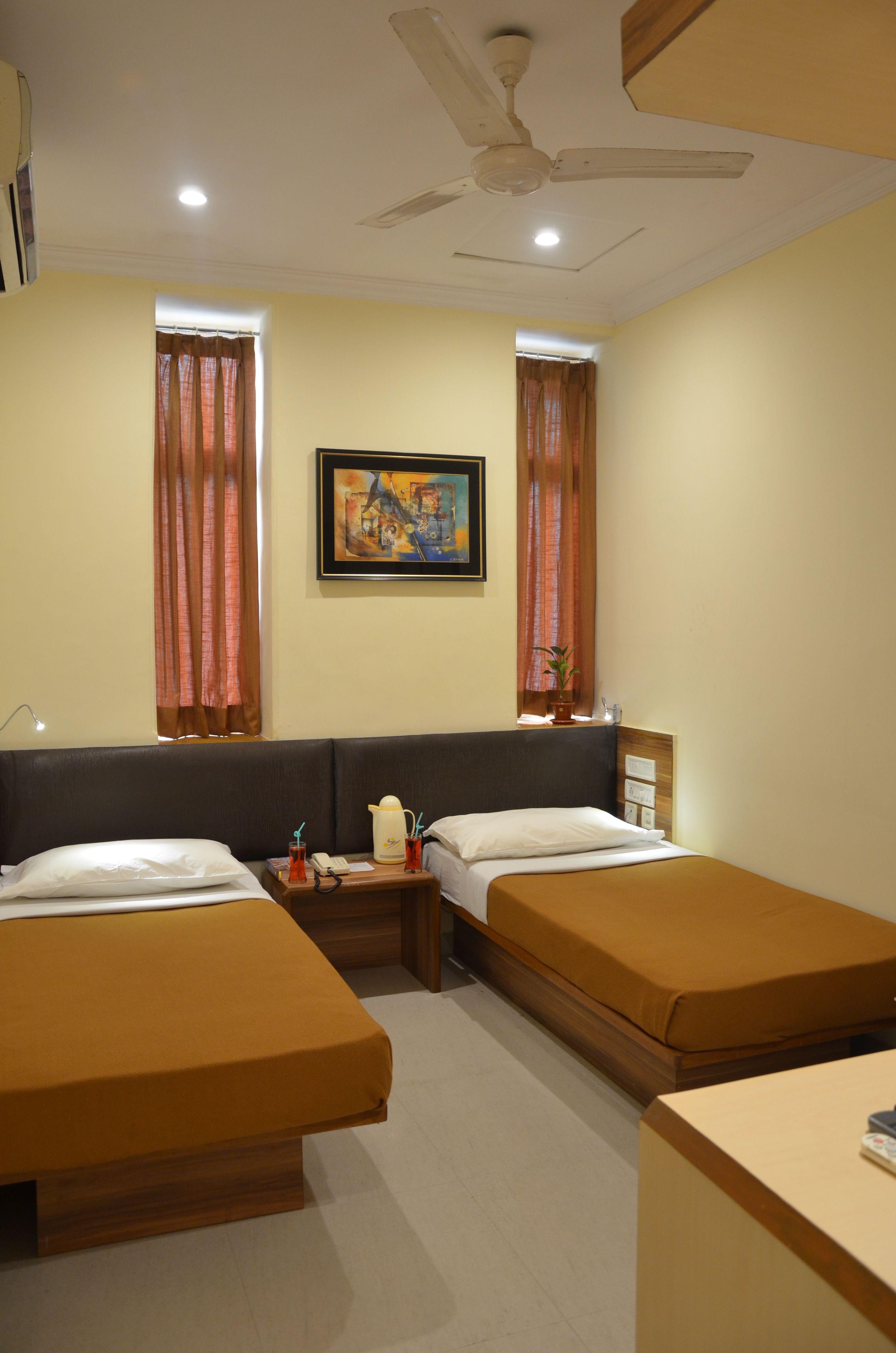 Sea Palace - Near Gateway Of India 3*