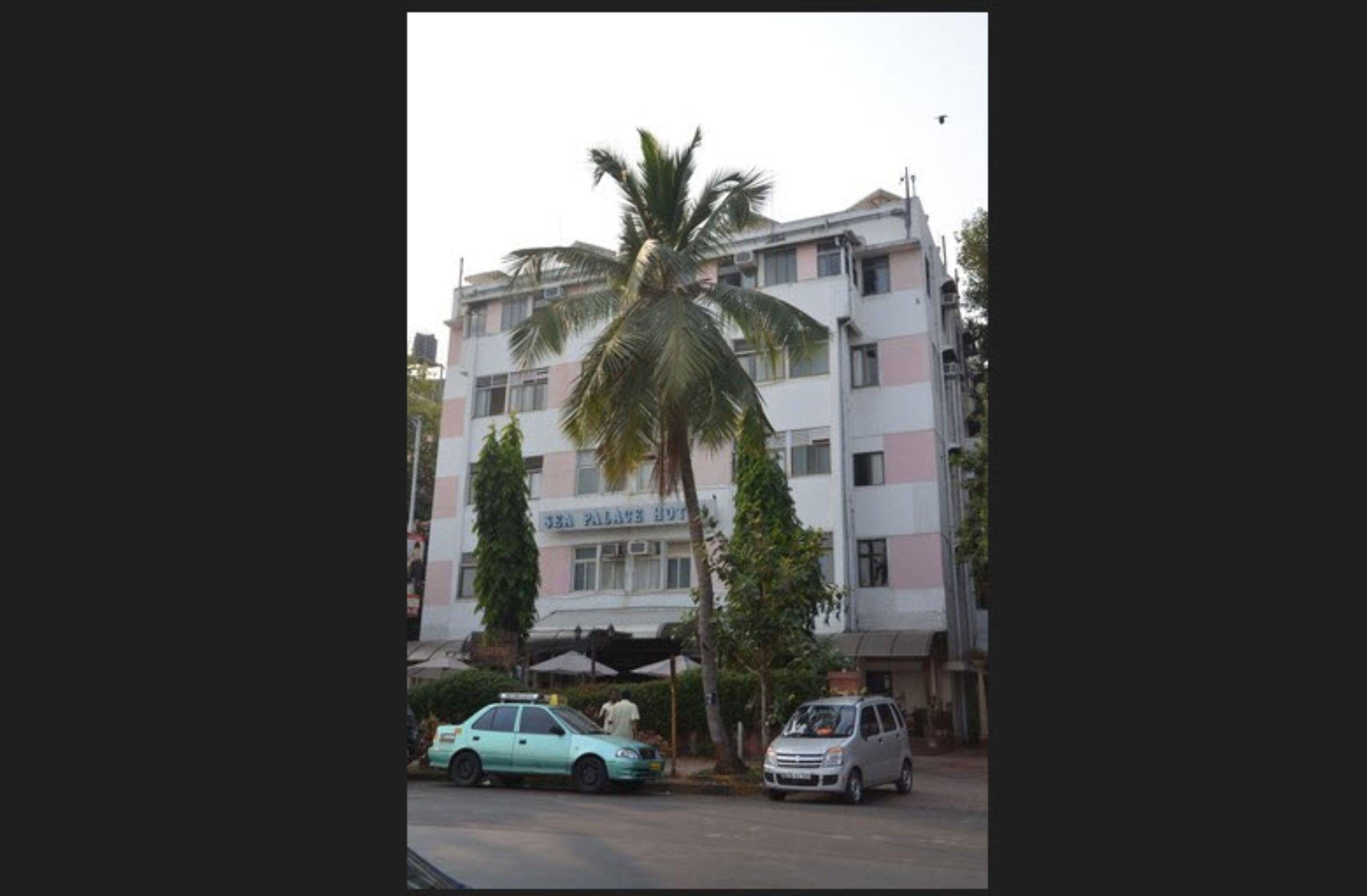 Sea Palace - Near Gateway Of India 3*