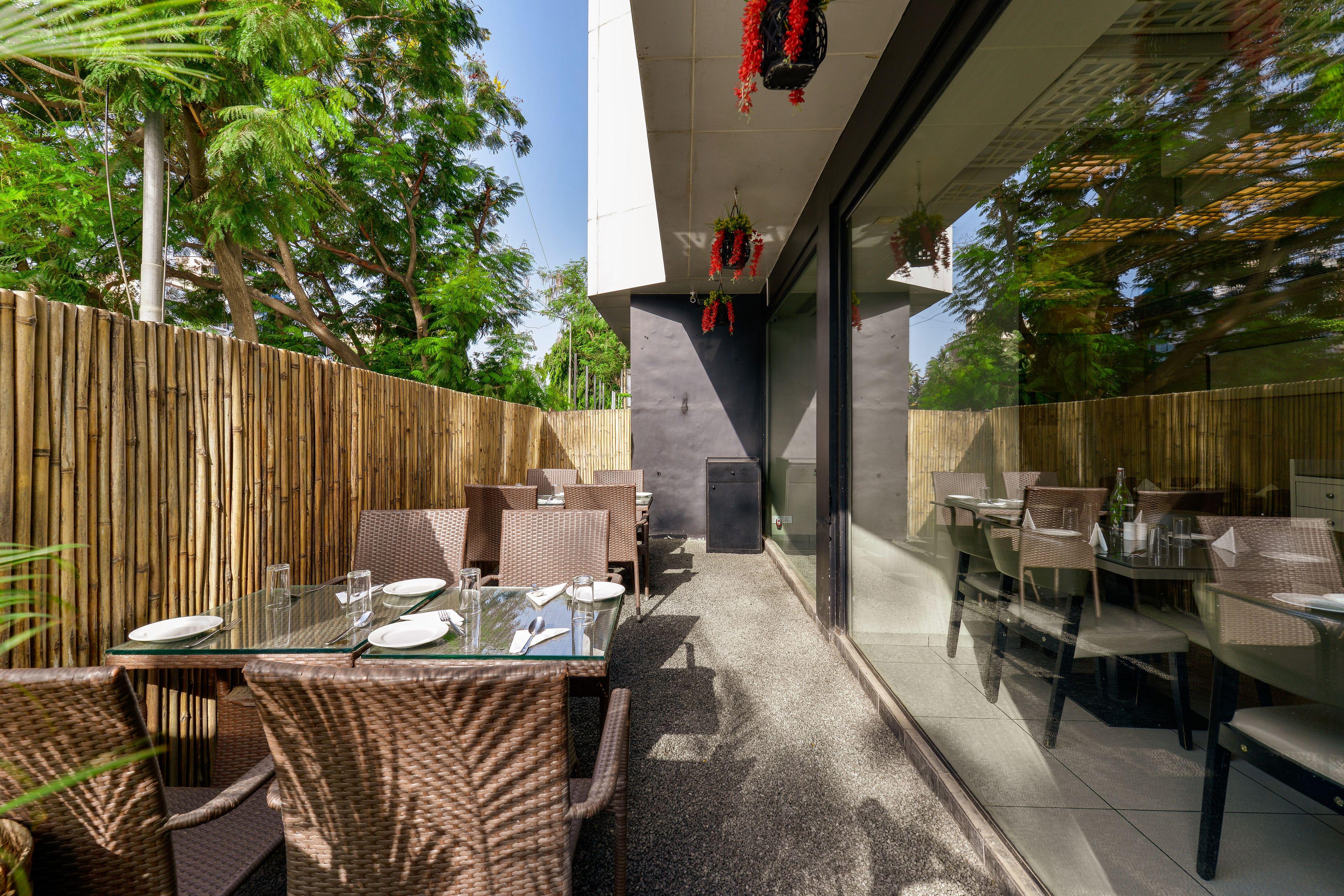 Dragonfly - The Art Hotel