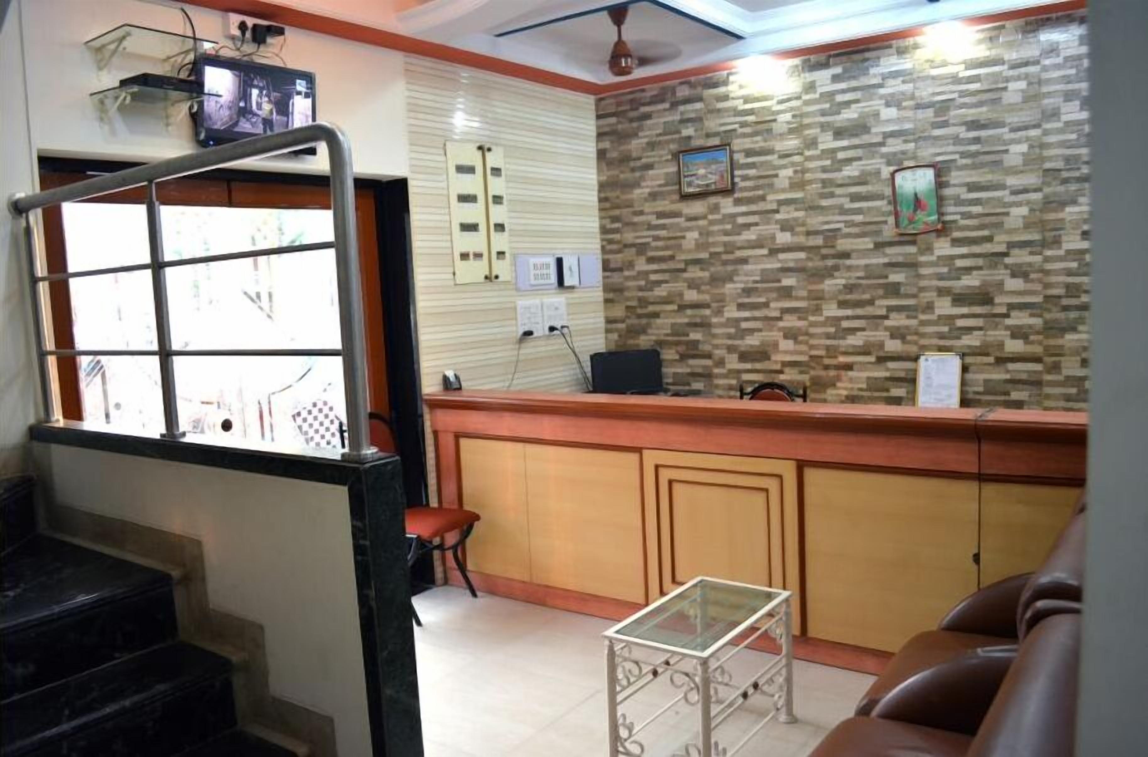 Hotel Fabexpress New Deepak - Nr & Csmt Station Mumbai