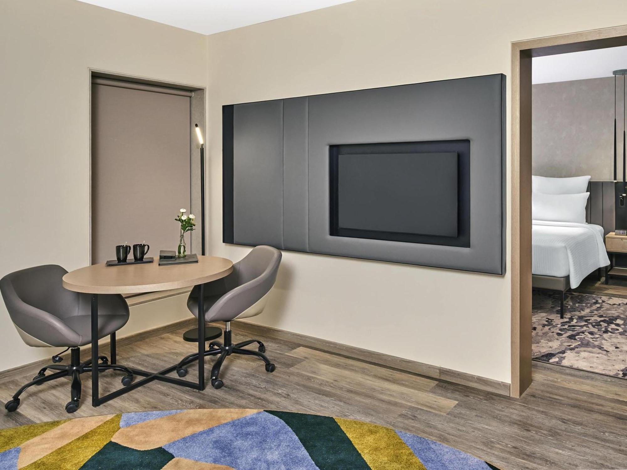 Novotel International Airport Hotel 5*