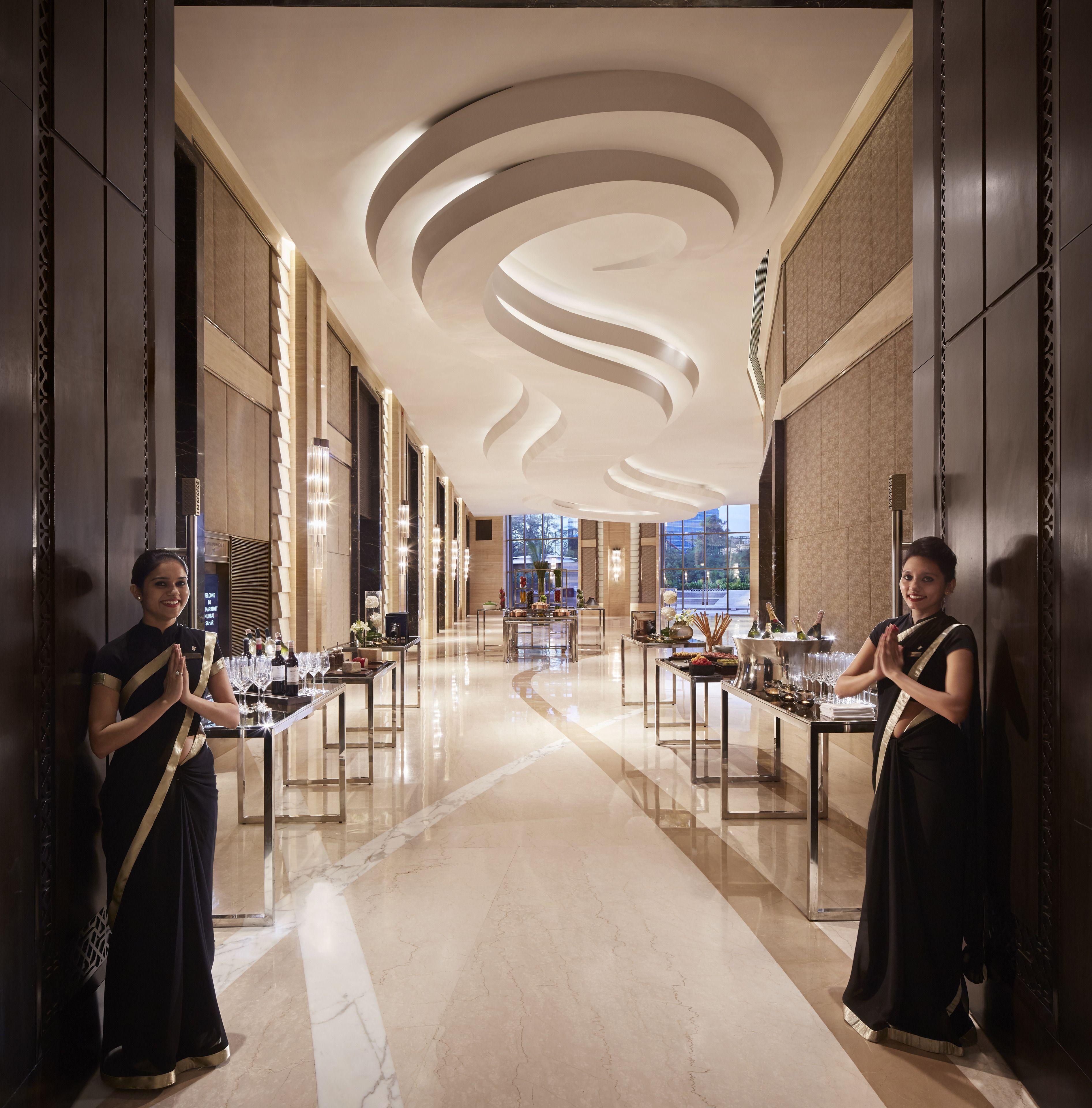 Jw Marriott Sahar Airport 5*