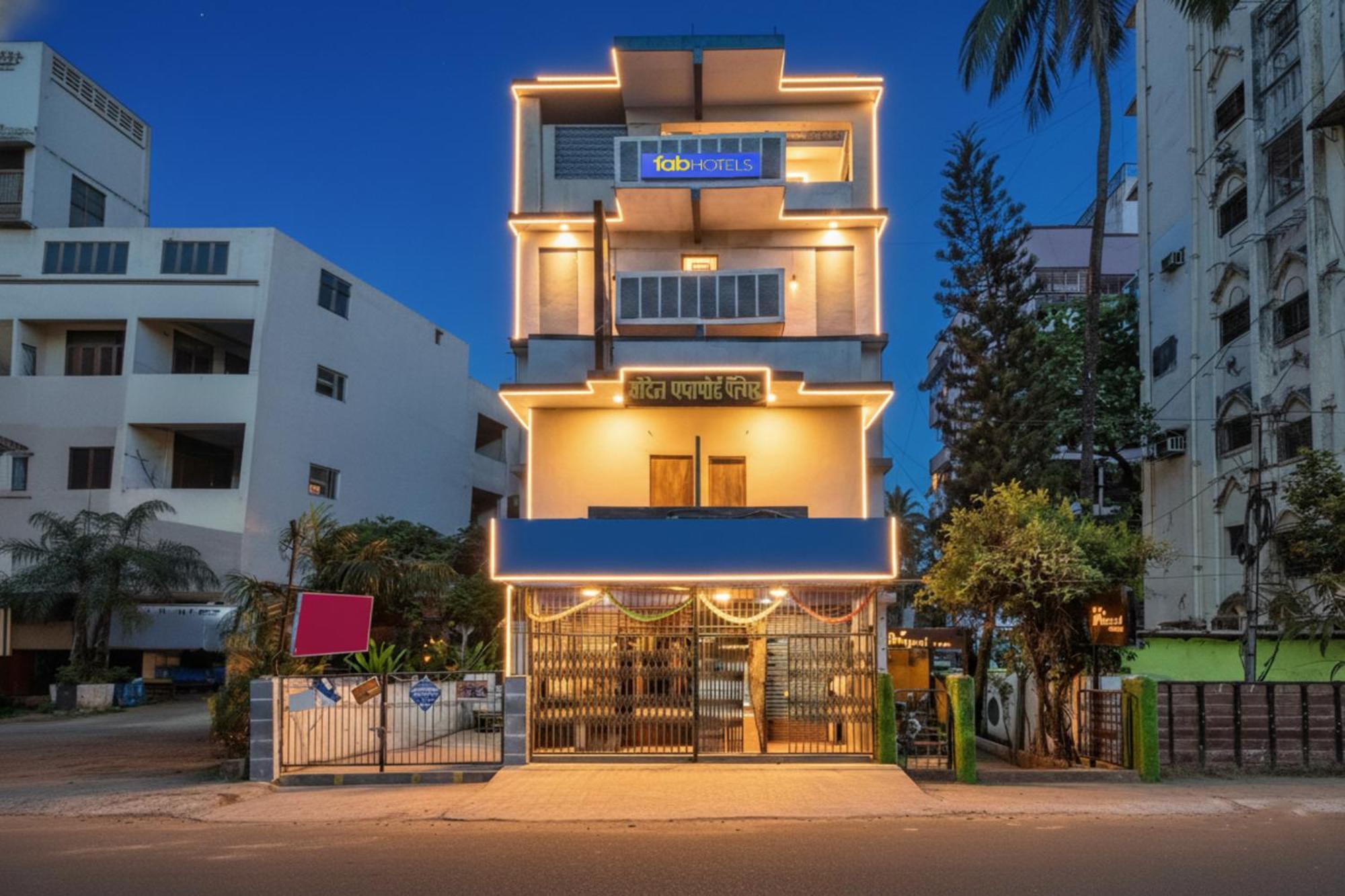 Fabhotel Airport Palace - Nr International Airport