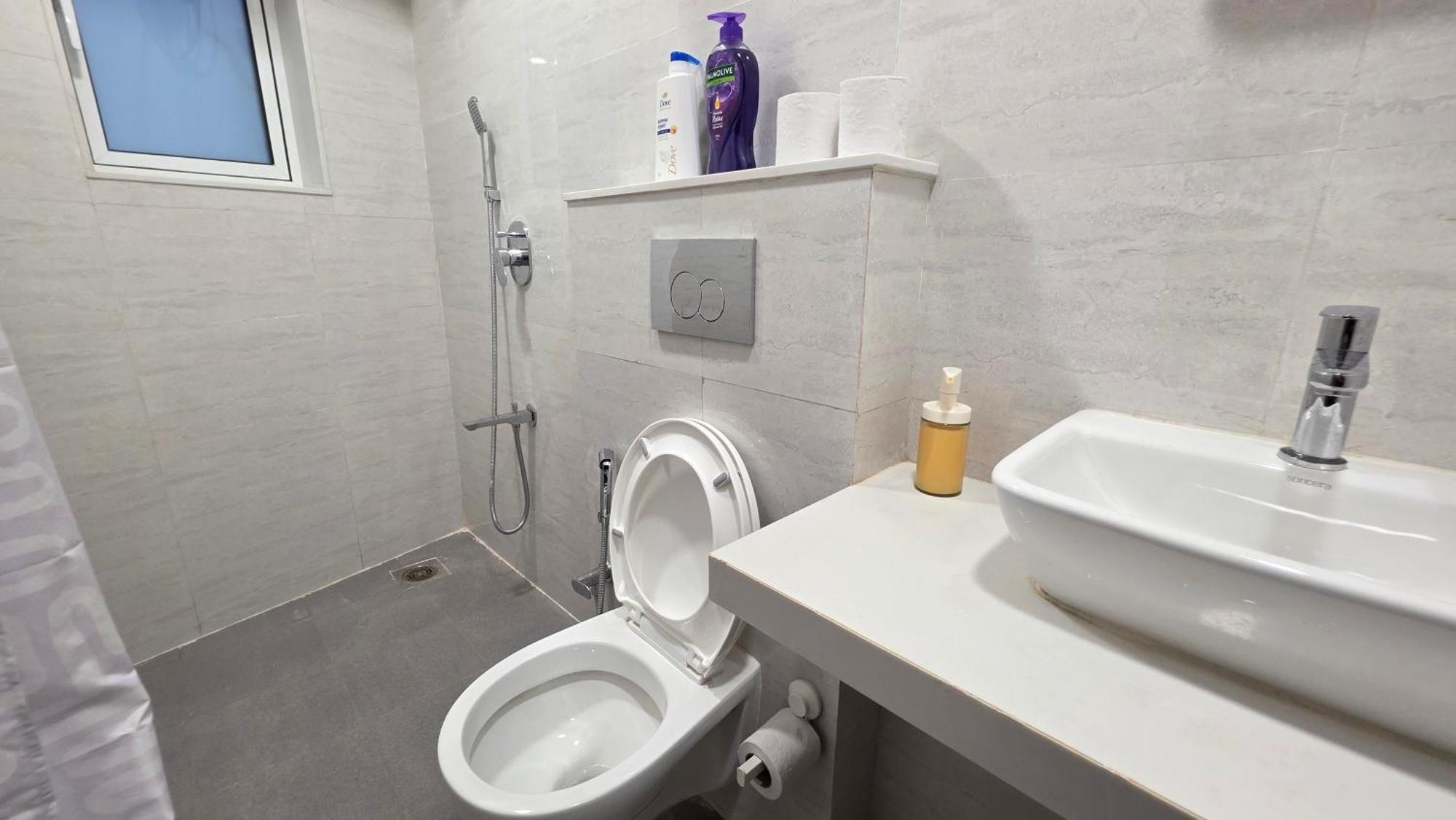 Lite - Khar West Mumbai