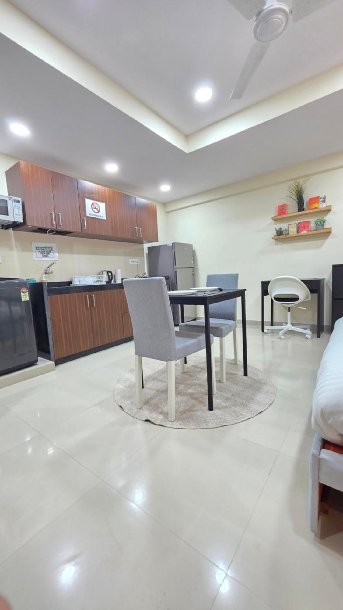 Apartment Lite - Khar West