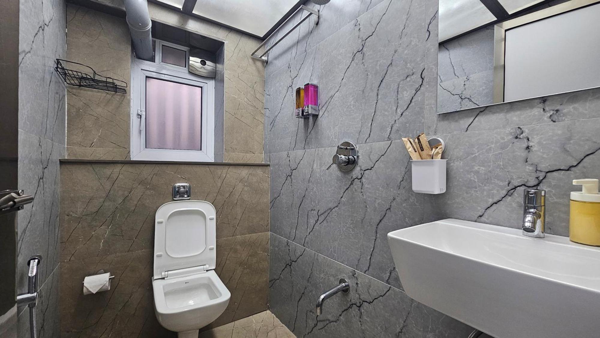 Lite - Khar West Apartment