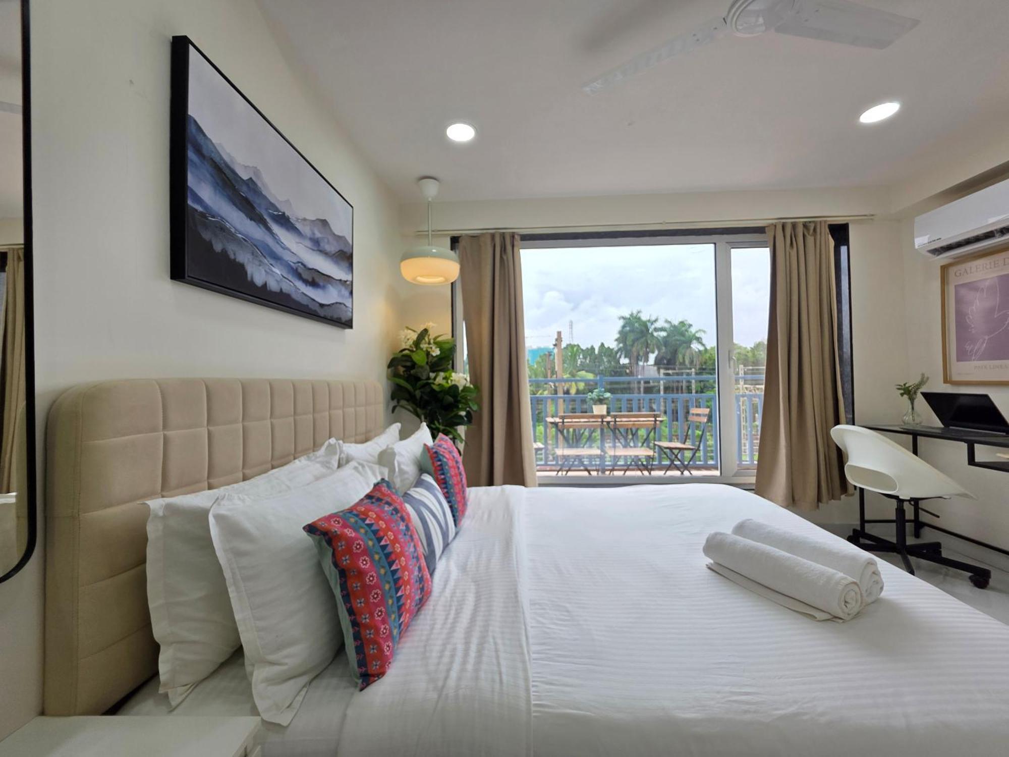 Lite - Khar West Apartment