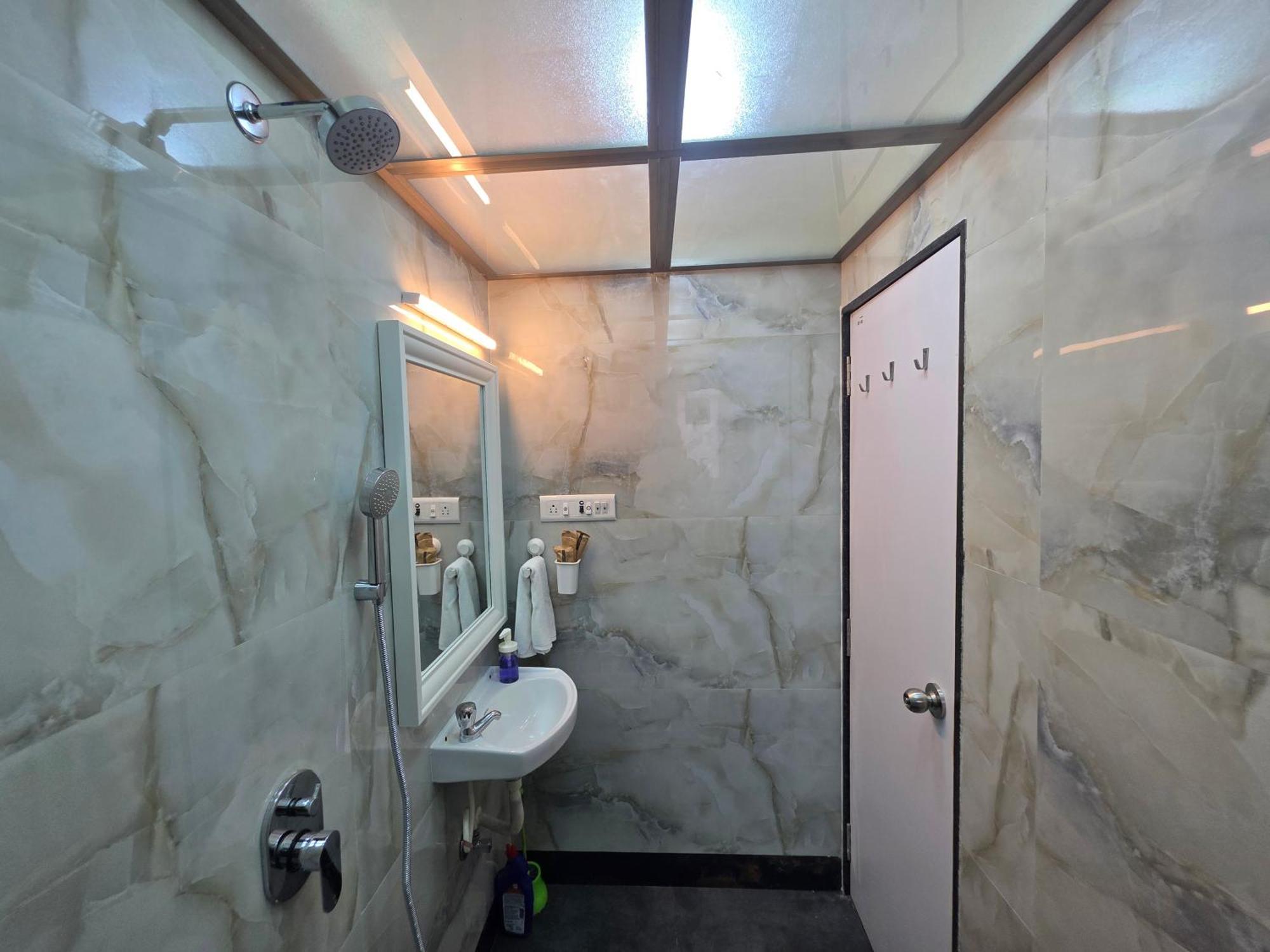 Lite - Khar West Apartment