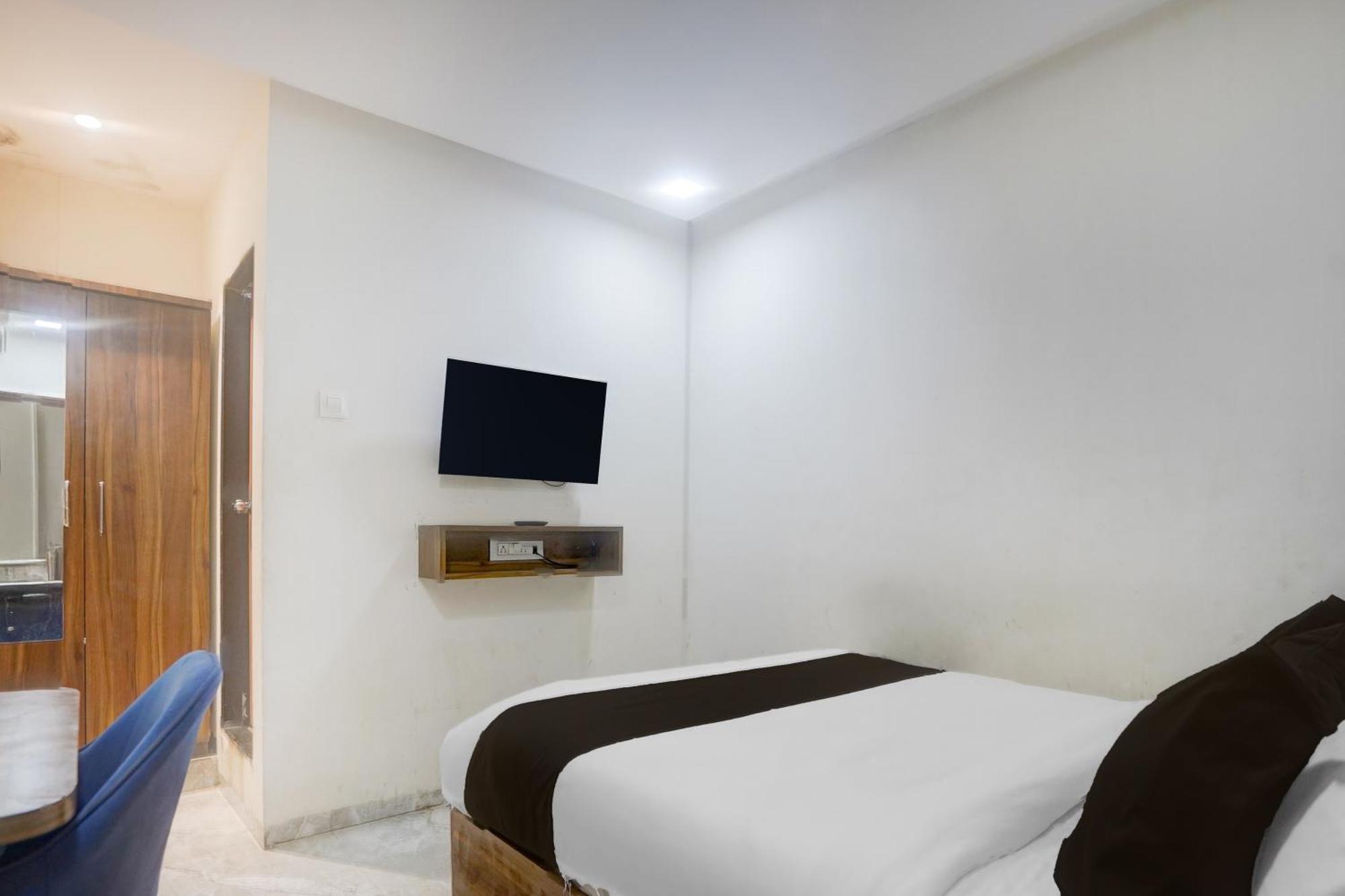 Super O Beverly Plaza Kurla 3*