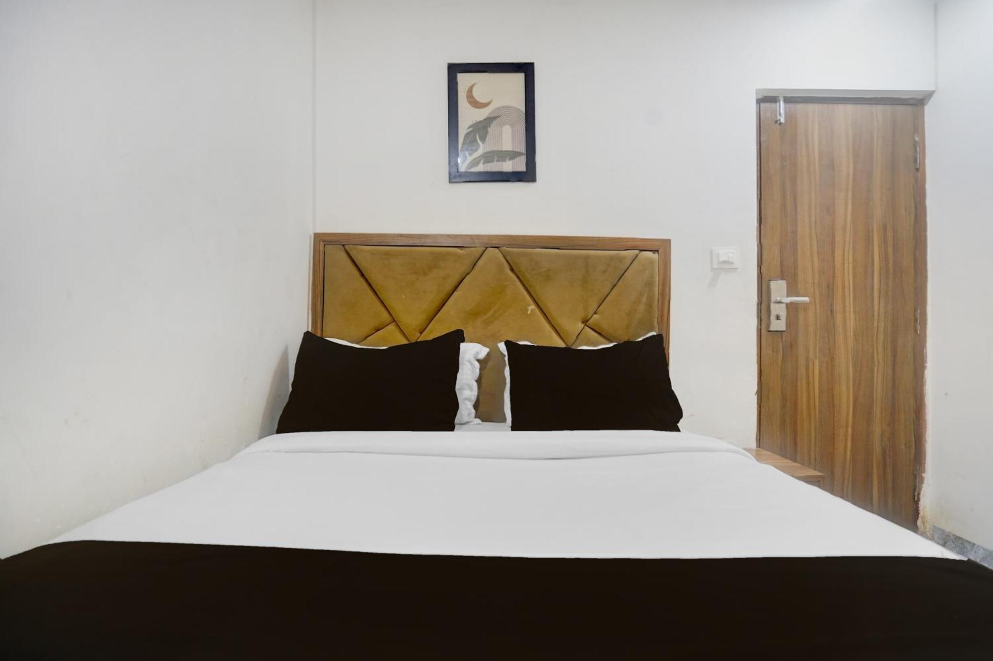 Super O Beverly Plaza Kurla 3*