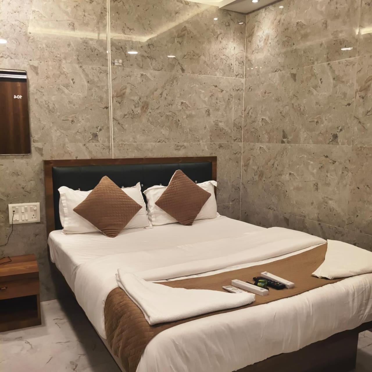 Aashray Residency And Boarding Mumbai