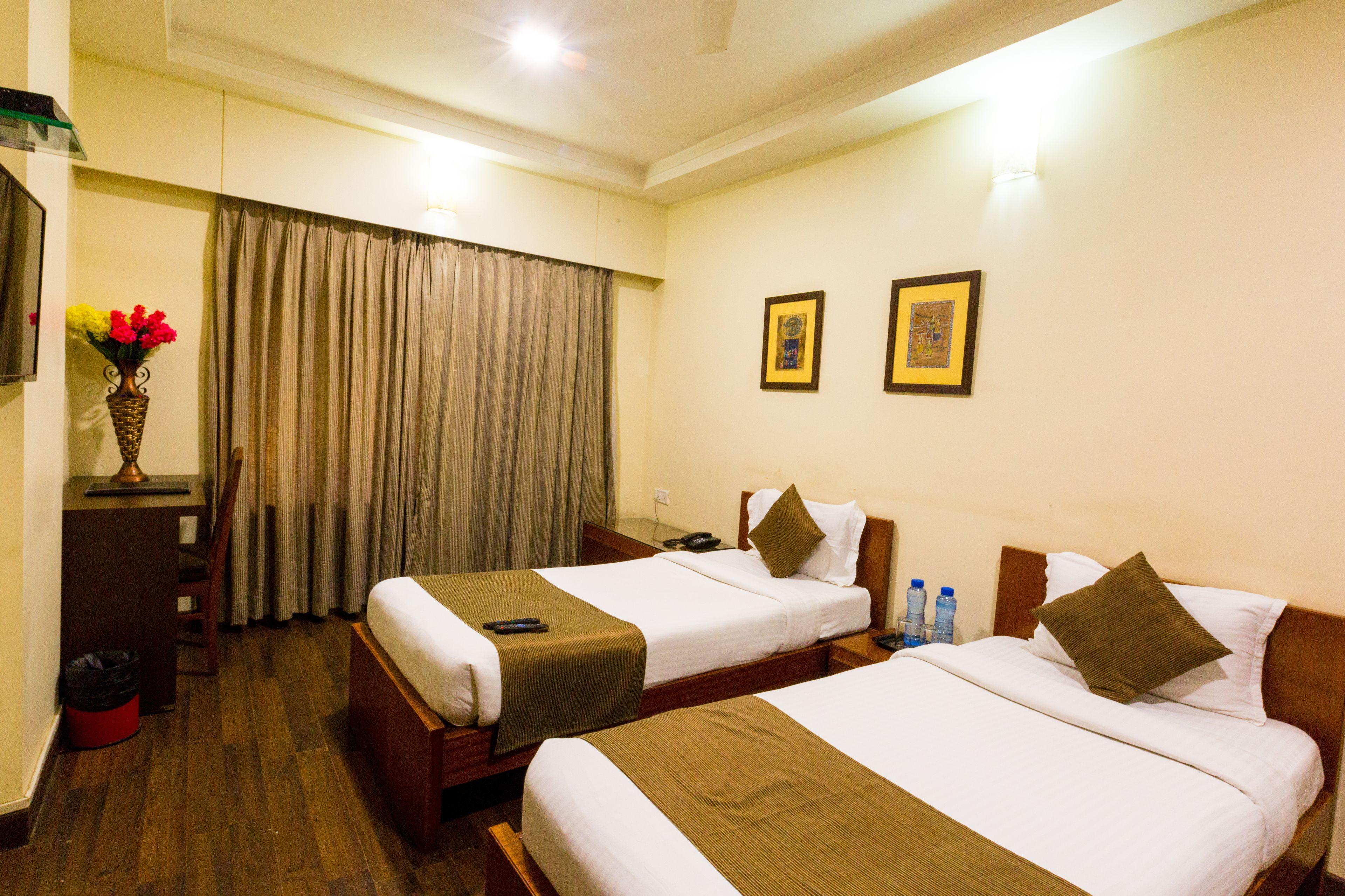 Mint Domestic Airport 3*