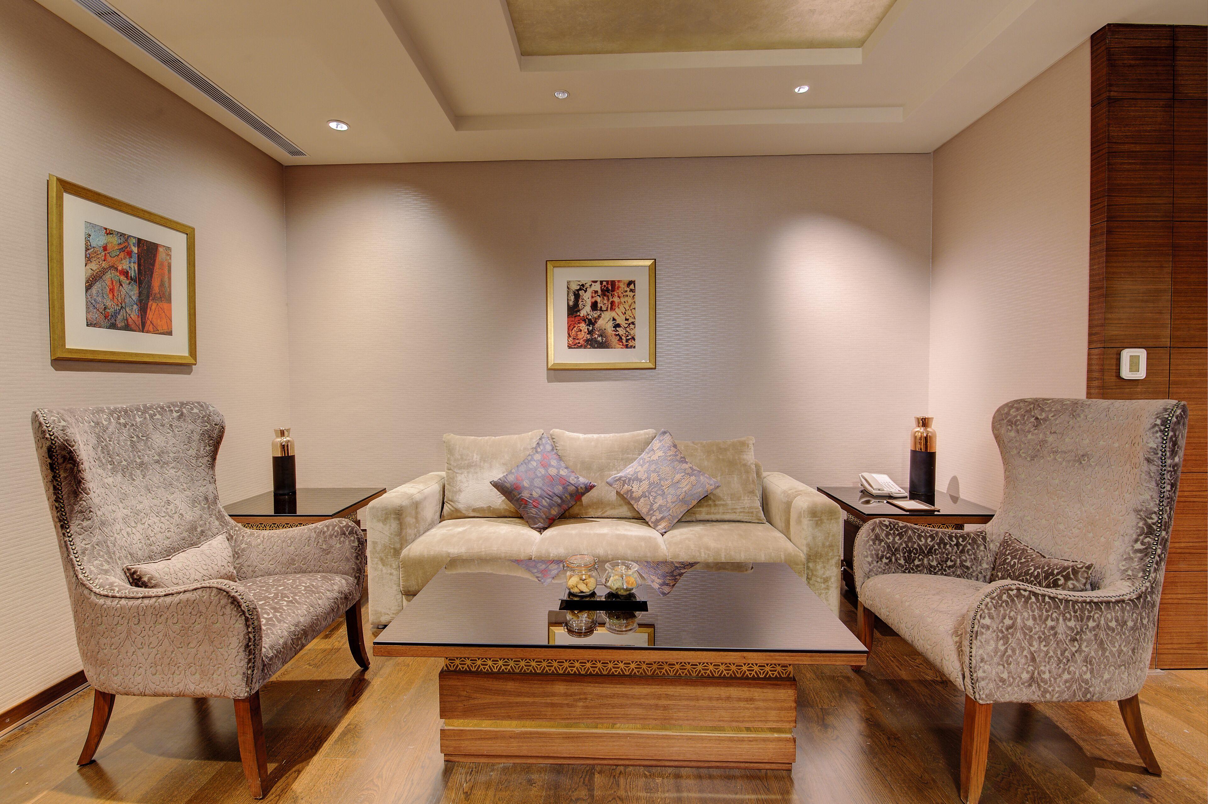 Niranta Transit Airport - At Arrivals Hotel 4*