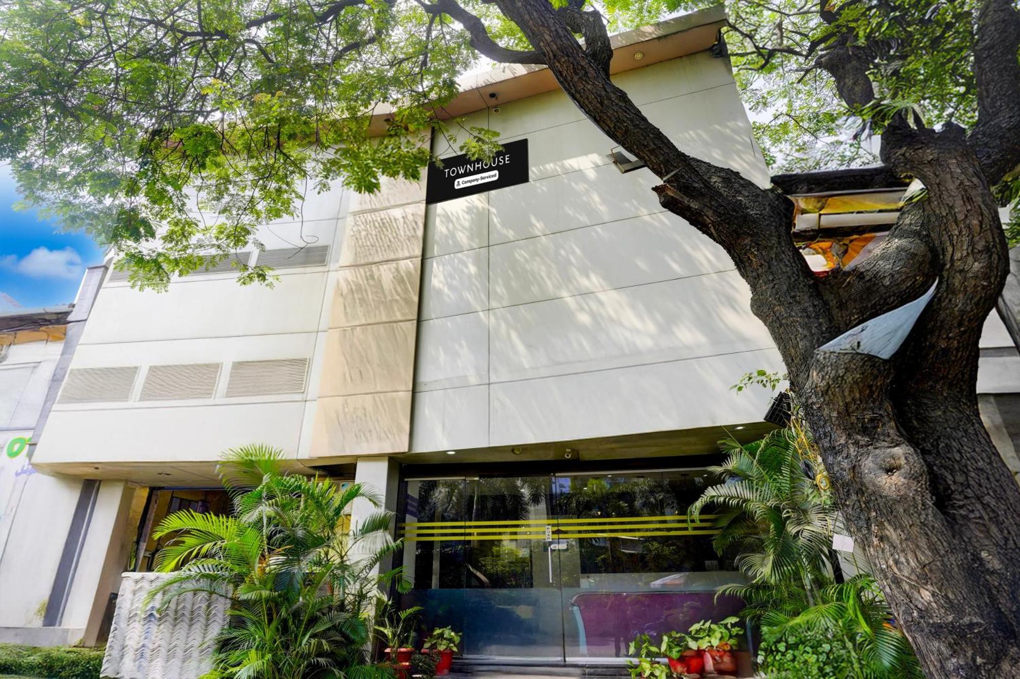 Super Townhouse Andheri Sakinaka Metro Formerly Hotel 3*