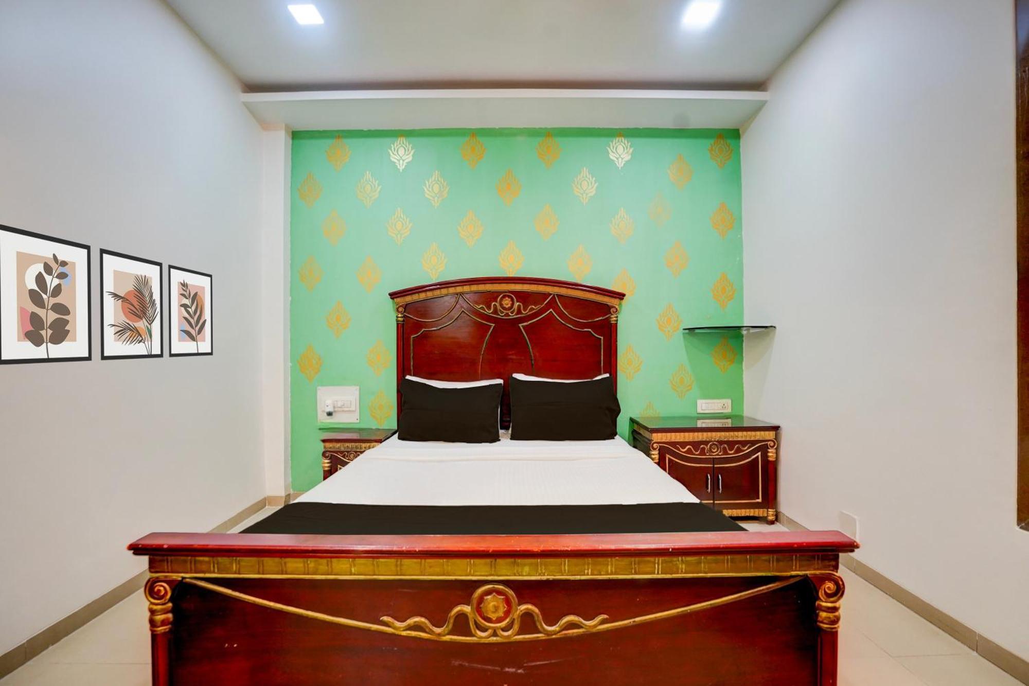 O Gold Coast Hotel Mumbai