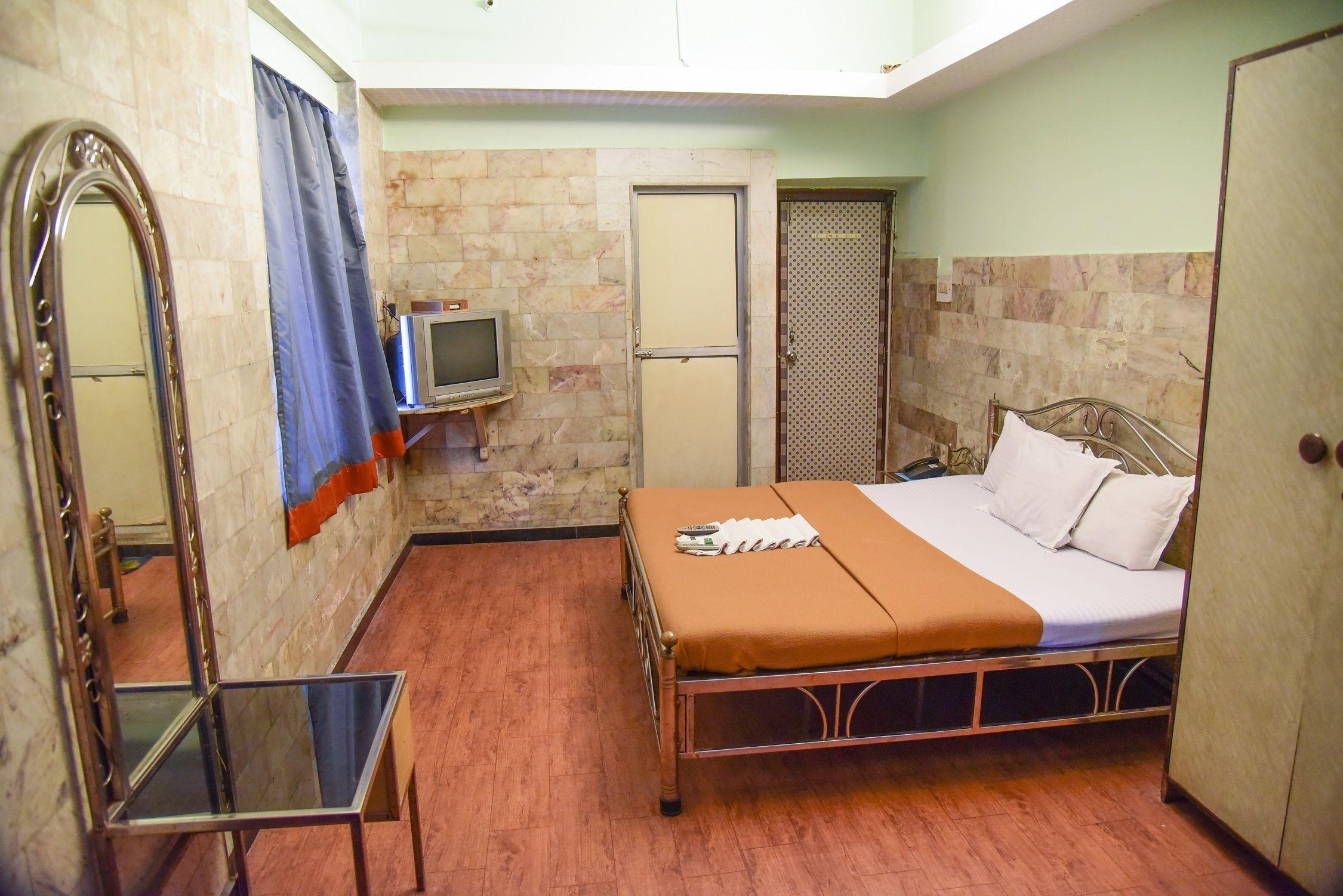 Hotel Evergreen Mumbai