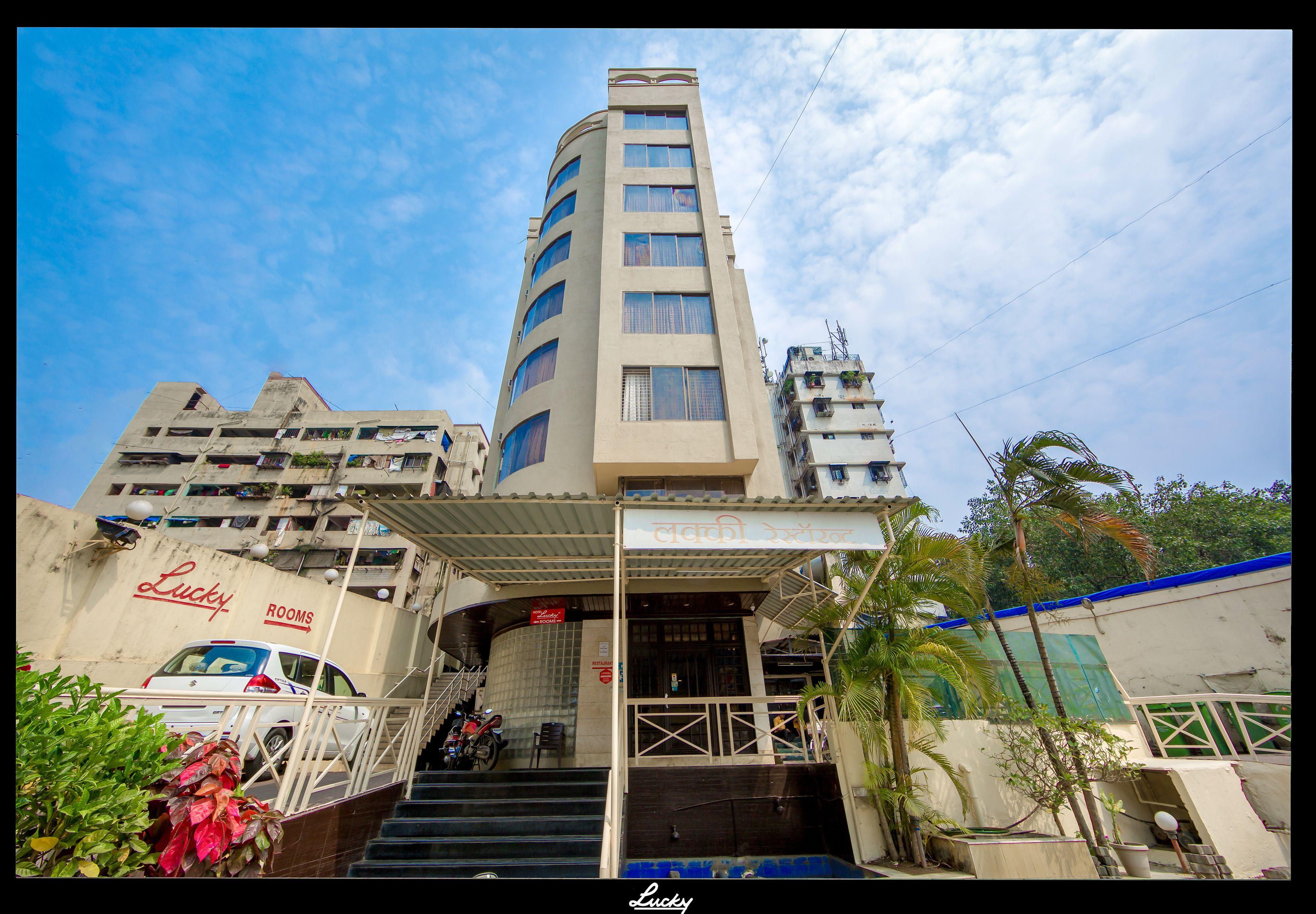 Lucky Goregaon Hotel 3*