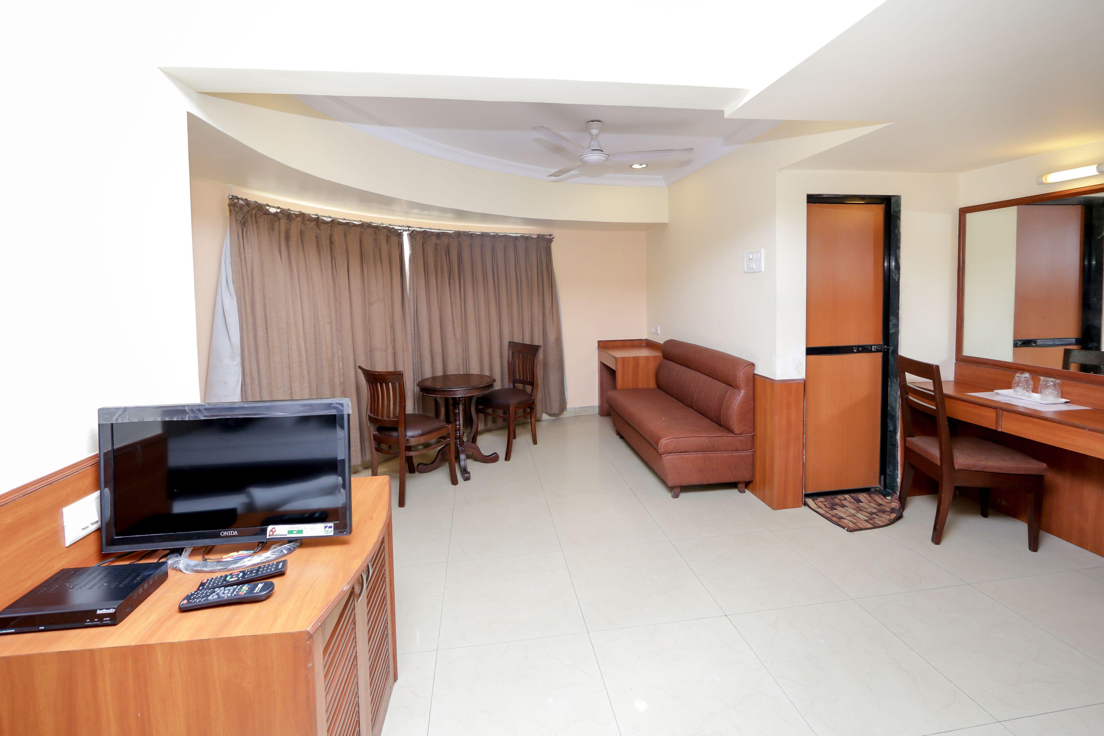 Lucky Goregaon Hotel 3*