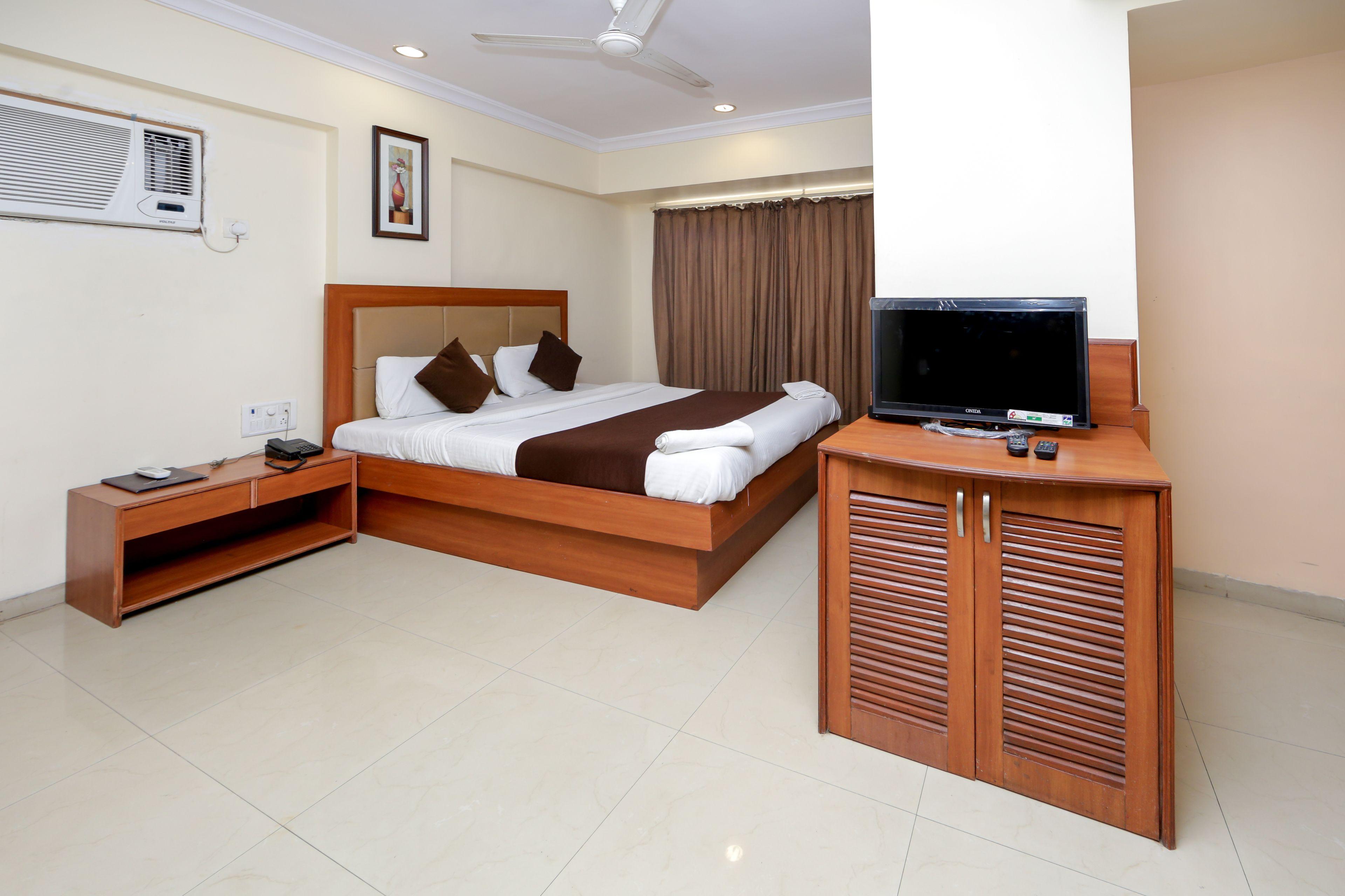 Hotel Lucky Goregaon 3*