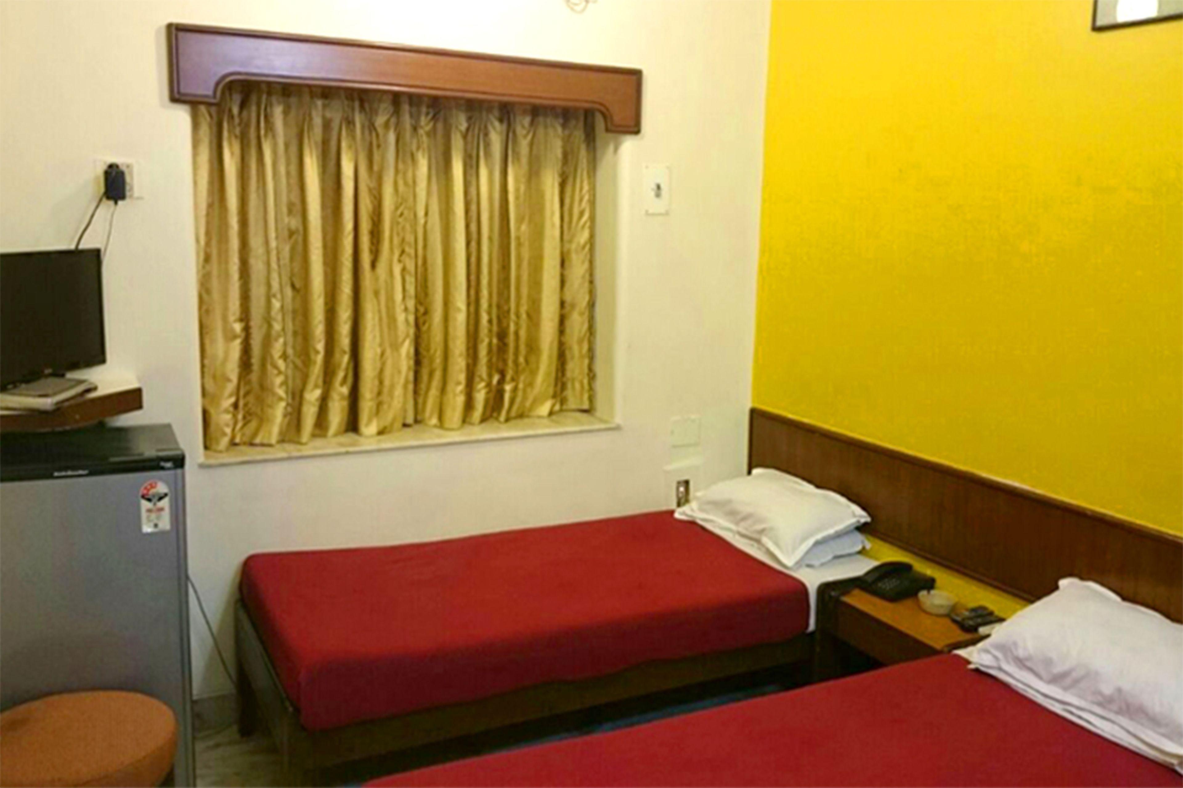 Mogul Palace - Near Masjid Bunder Hotel