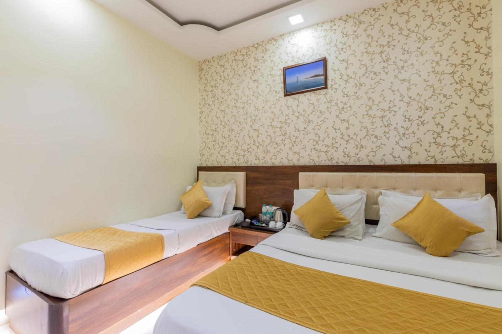 Ashyana - Near To Grant Road Station Hotel 3*