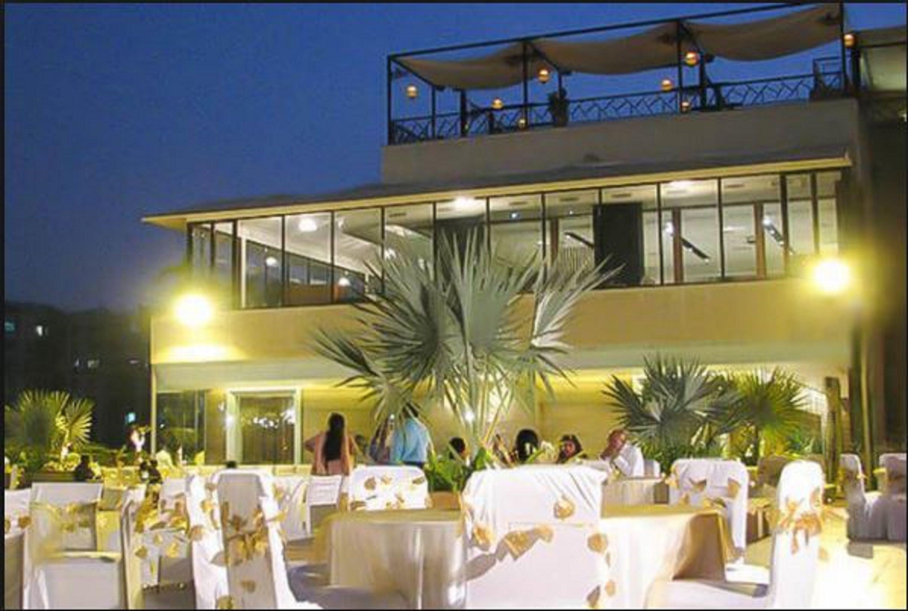 Leafio Hotel