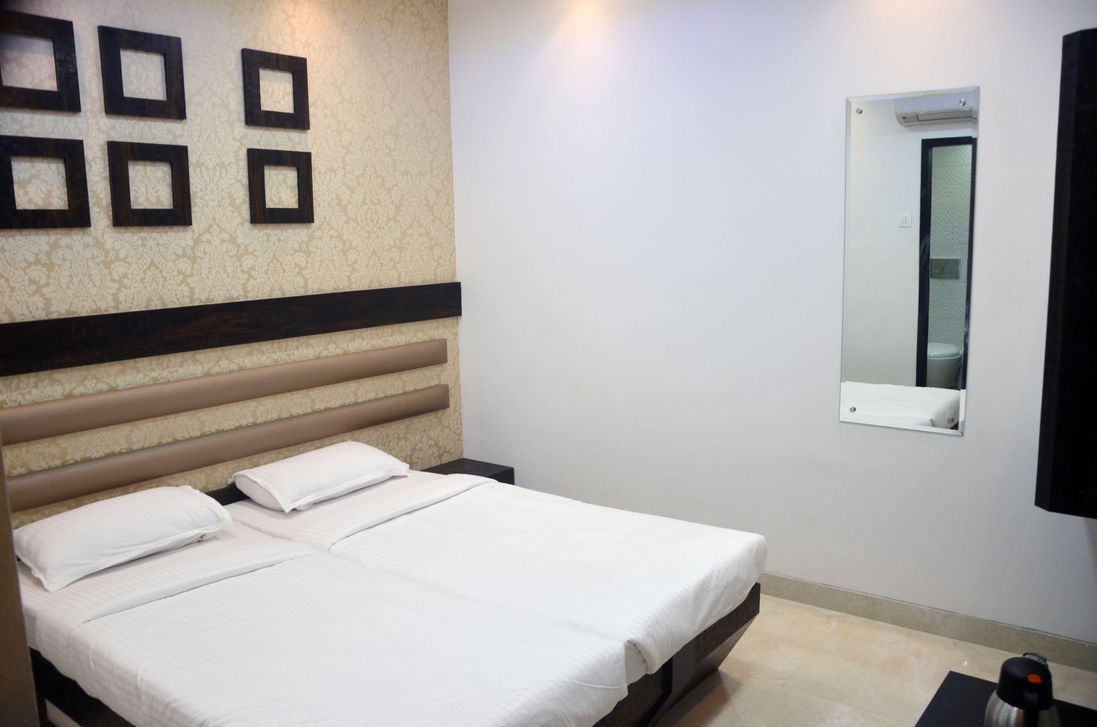 Modern Hotel *